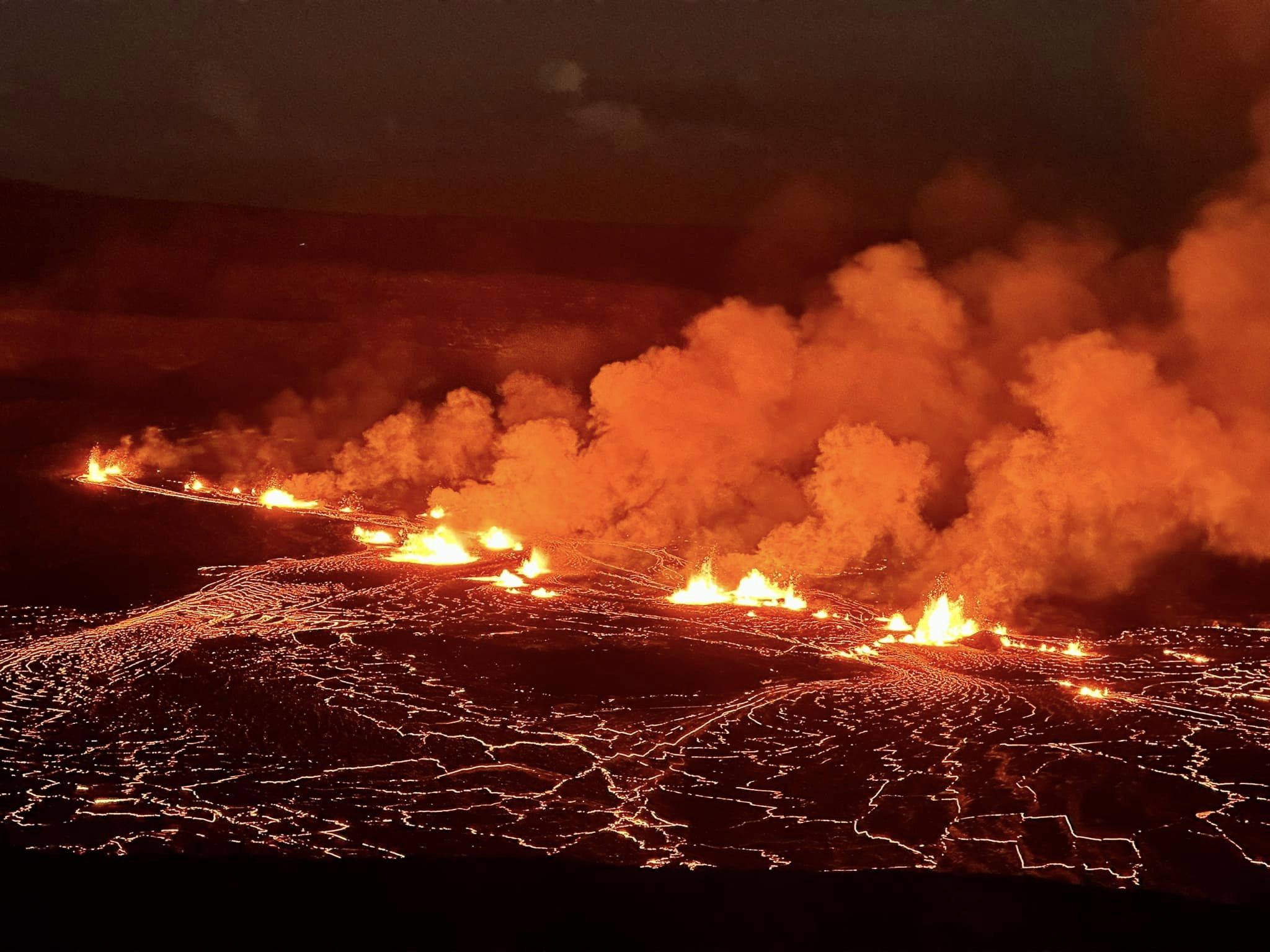 Mise à jour du volcan d’Hawaï : le niveau d’alerte est augmenté alors que le magma s’effondre à la surface