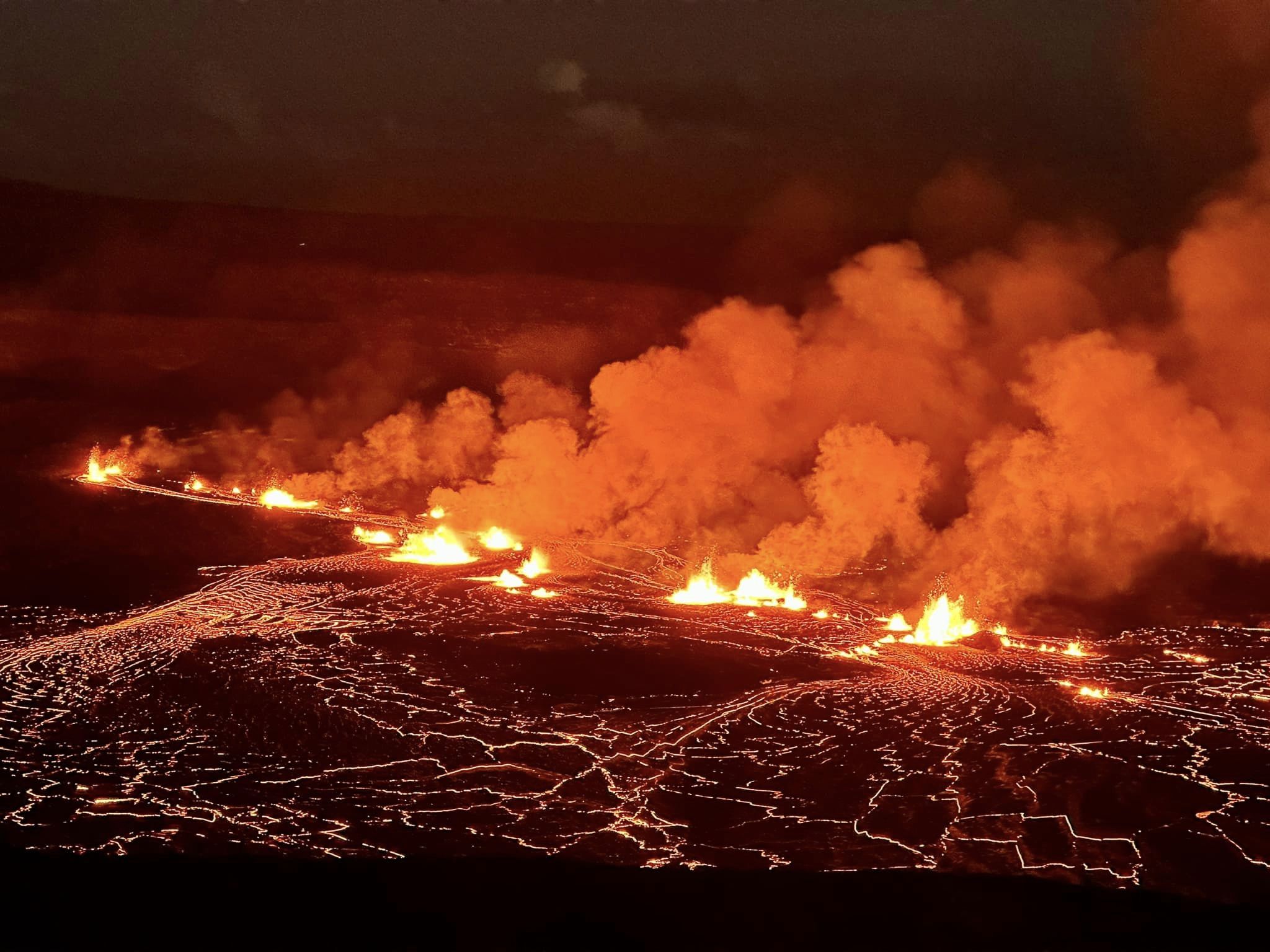 Kilauea Volcano Update Warning Issued As Tourists Flock To Summit 