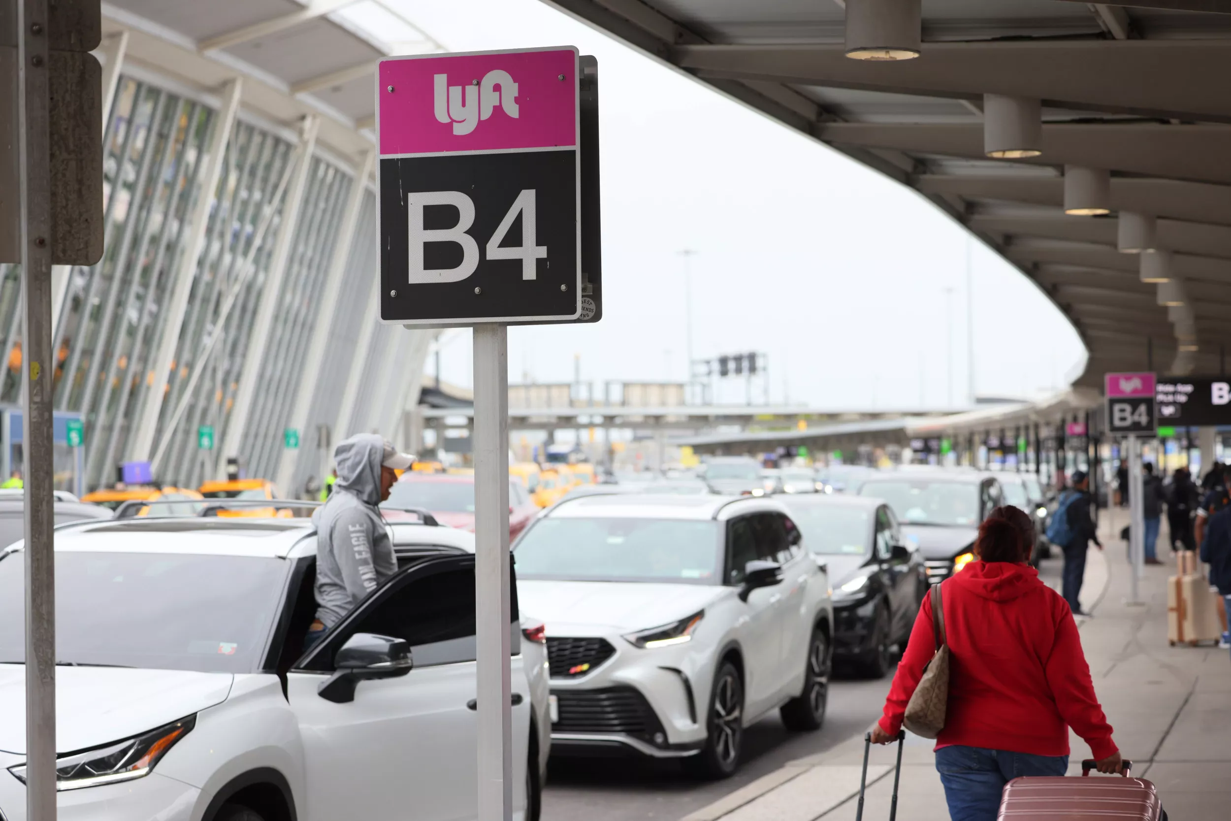 Lyft's New Feature for Nonbinary, Women Drivers Sparks Fierce Debate - Vimarsana News