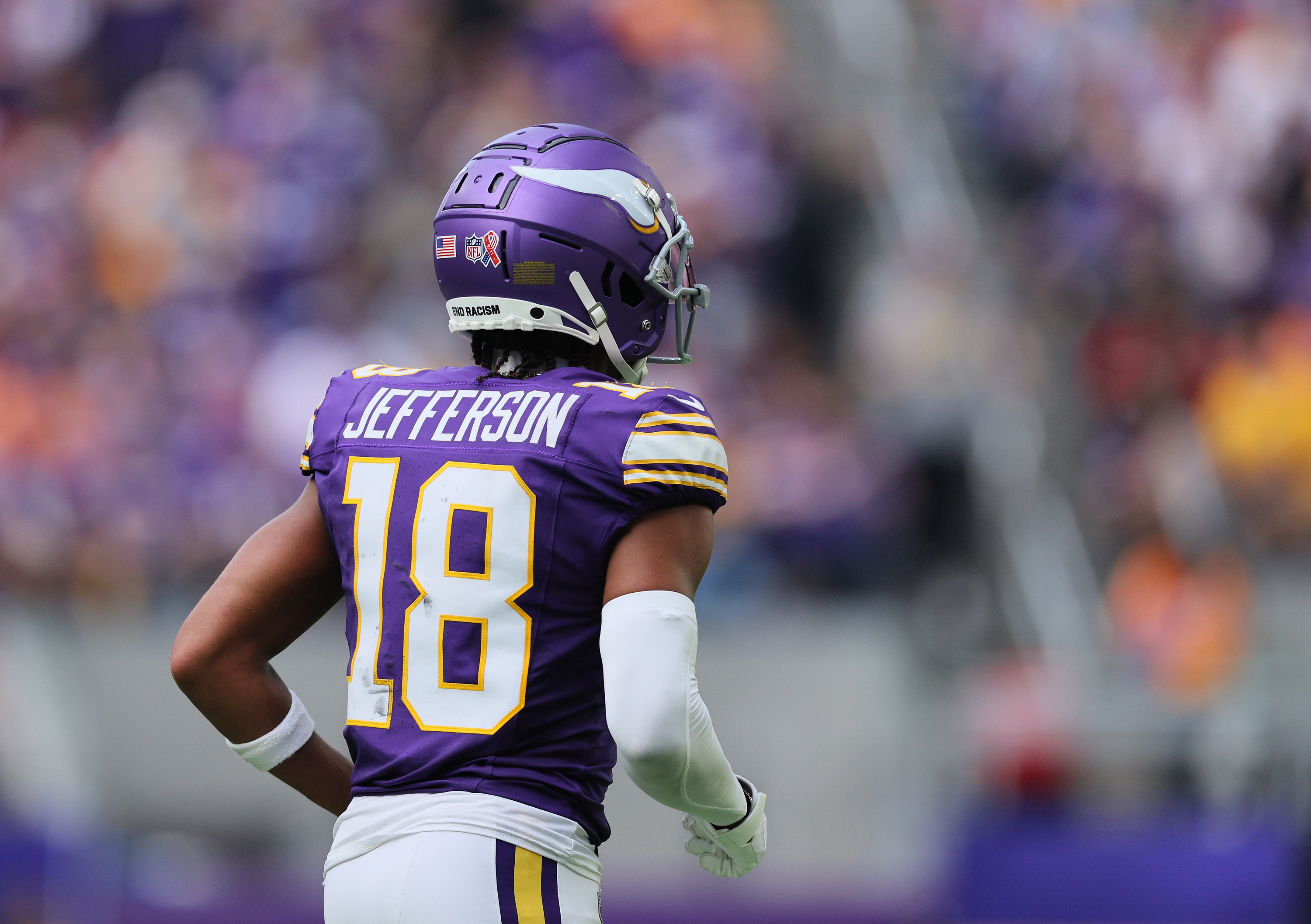 Minnesota Vikings wide receiver Justin Jefferson (18) during an