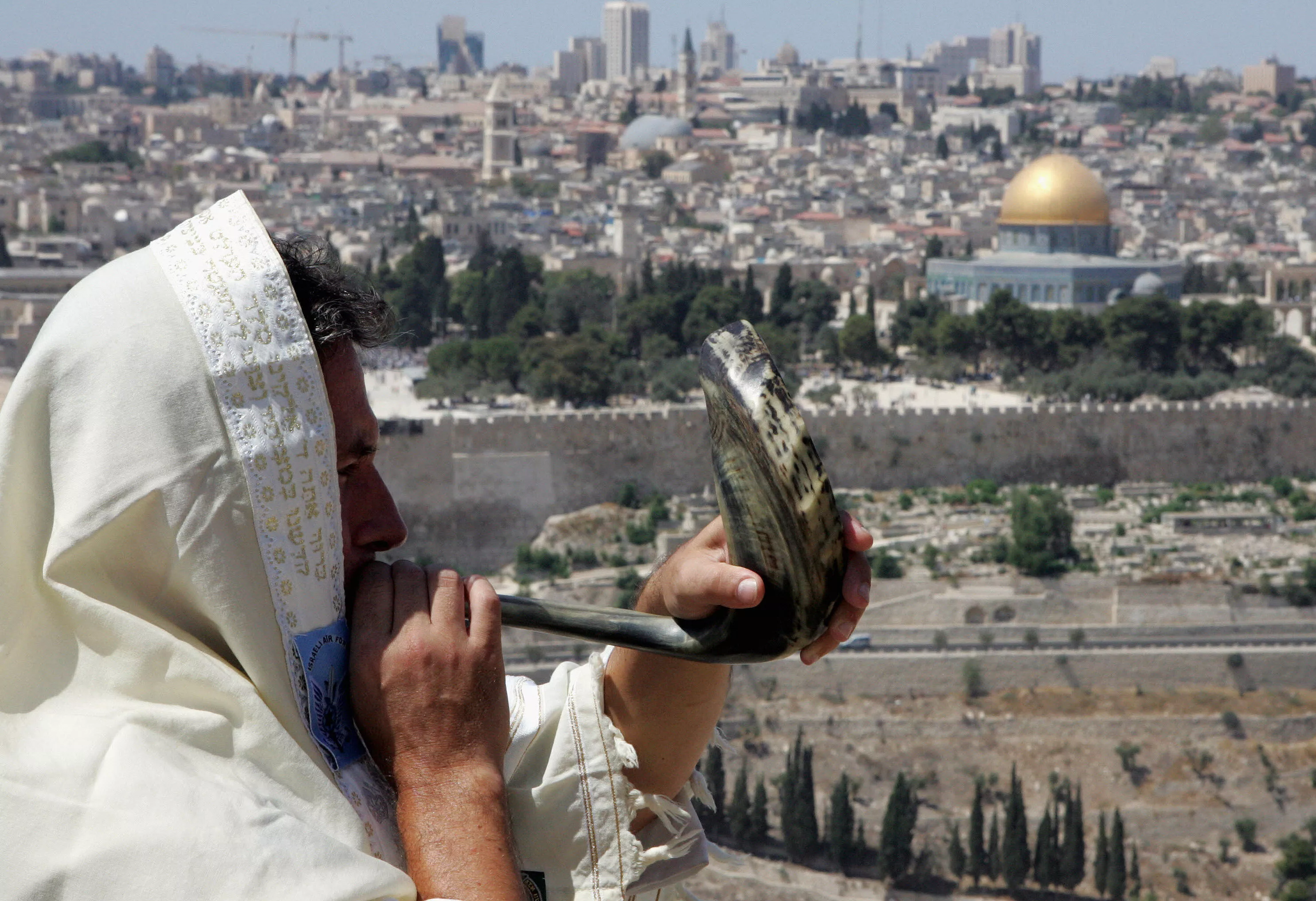 Are Banks, Post Offices Open on Rosh Hashana? Jewish New Year on Tap - Vimarsana News