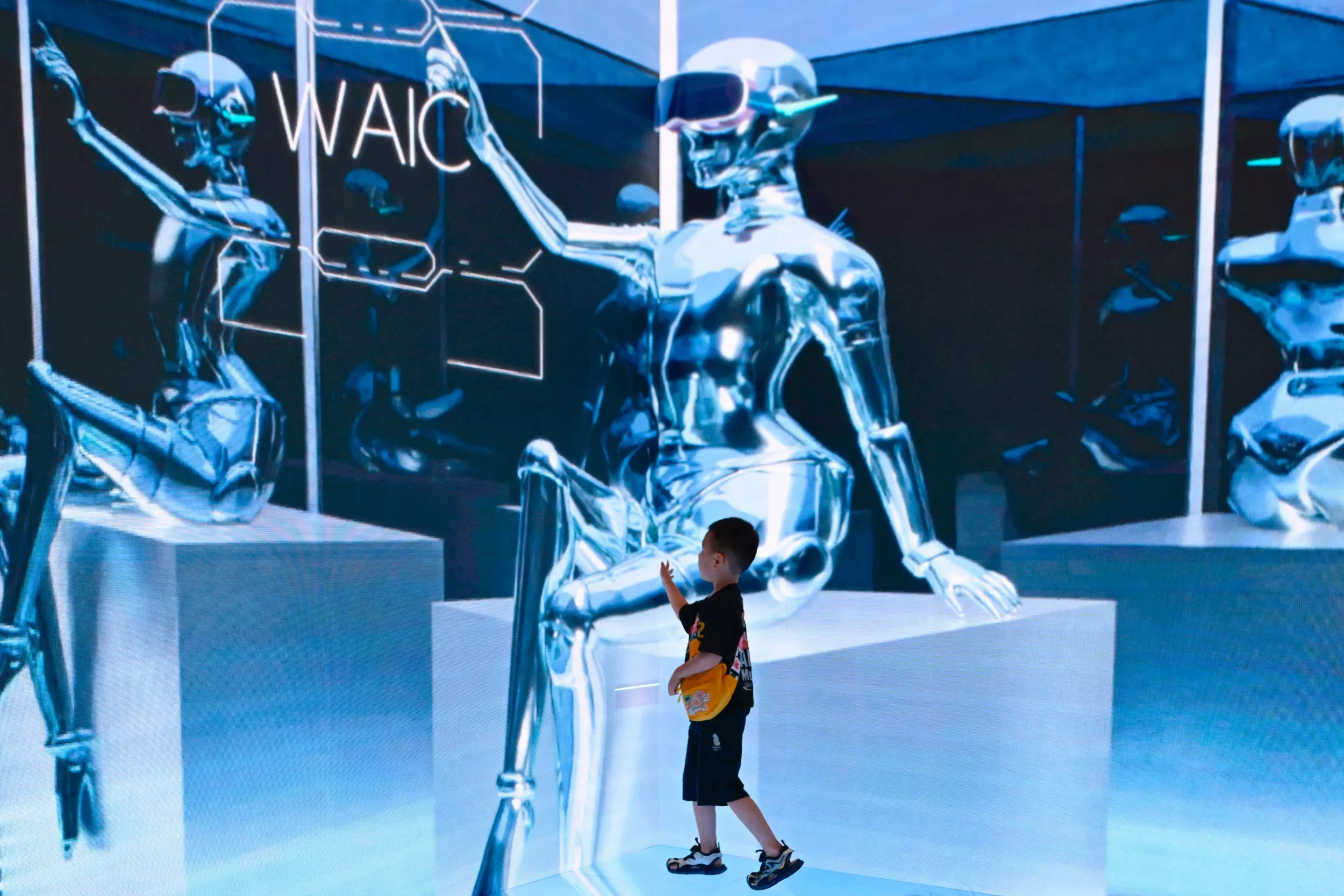 China Aims To Replicate Human Brain in Bid To Dominate Global AI - Vimarsana News