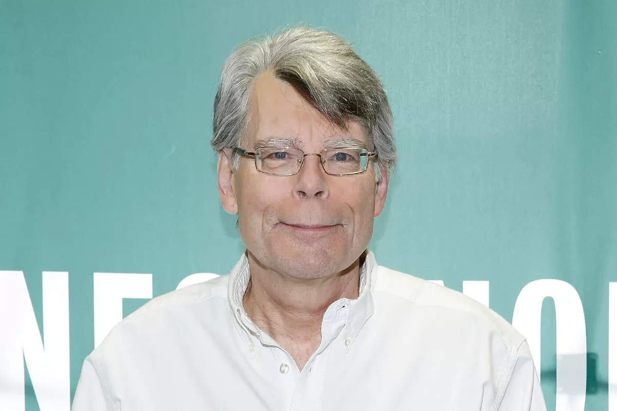 Stephen King Goes Viral for Brutal Trump and Biden Comparison - Vimarsana News