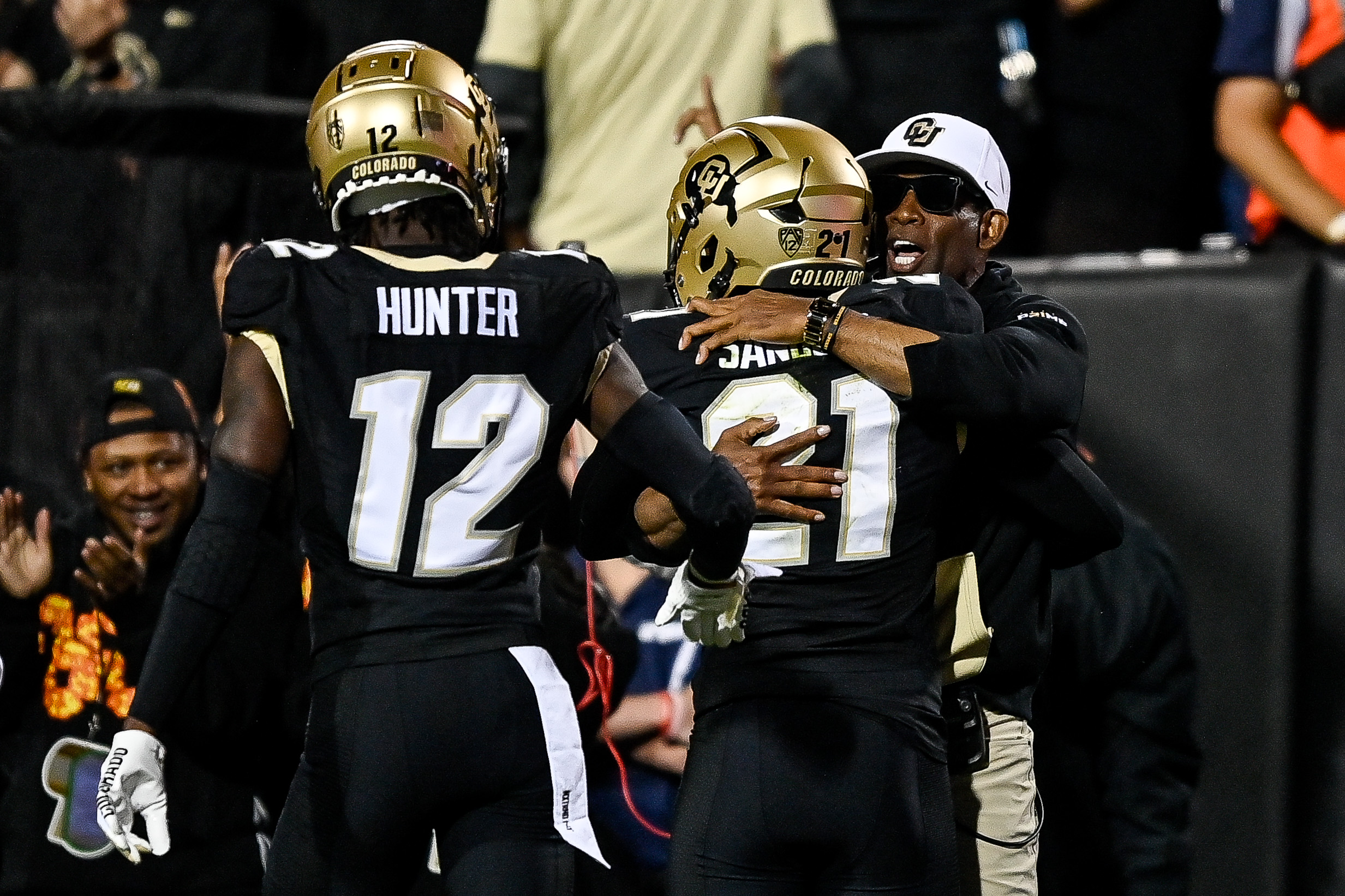 Travis Hunter's chances of joining Deion Sanders with Colorado