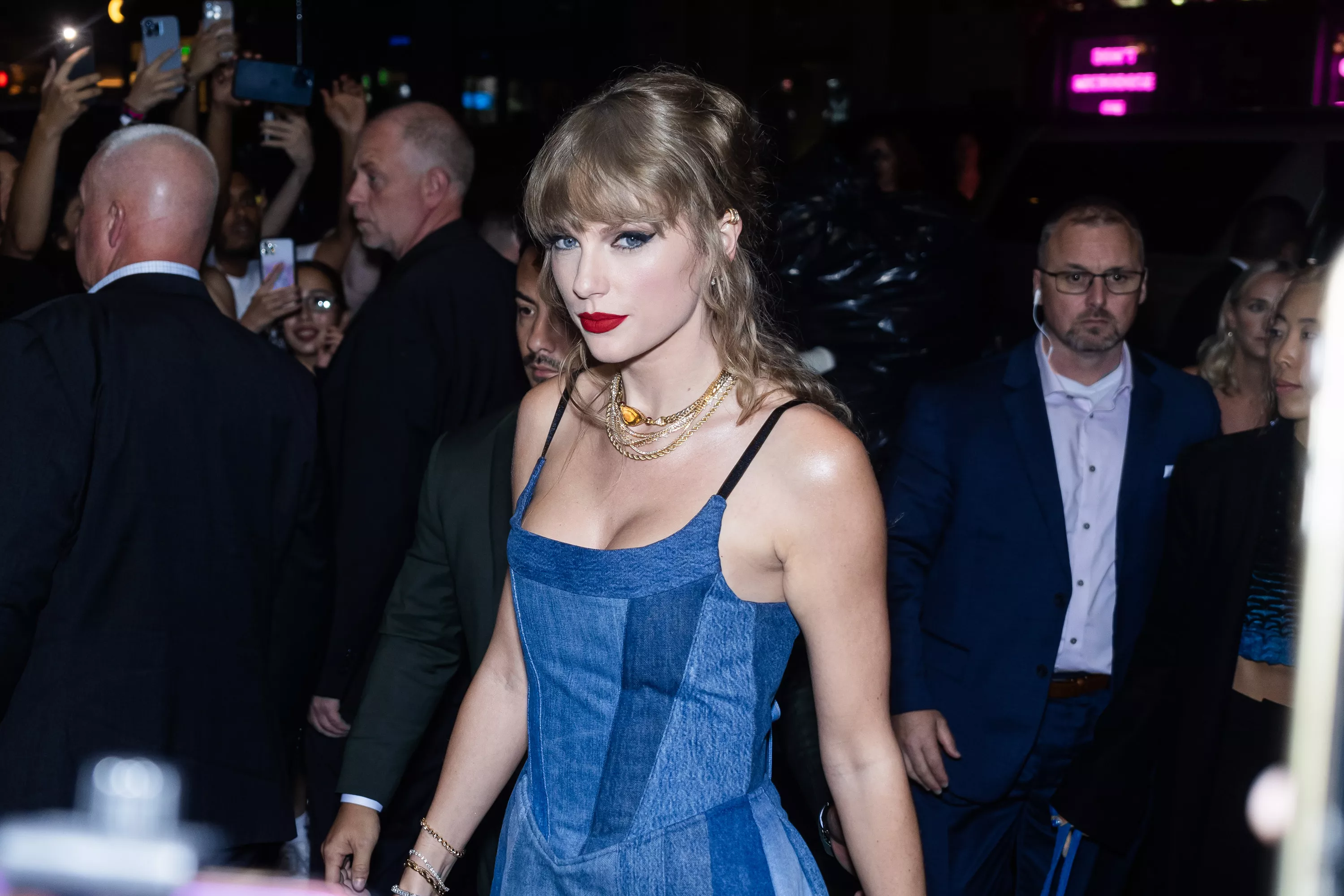 Are Travis Kelce and Taylor Swift Dating? Jason Kelce Weighs In - Vimarsana News