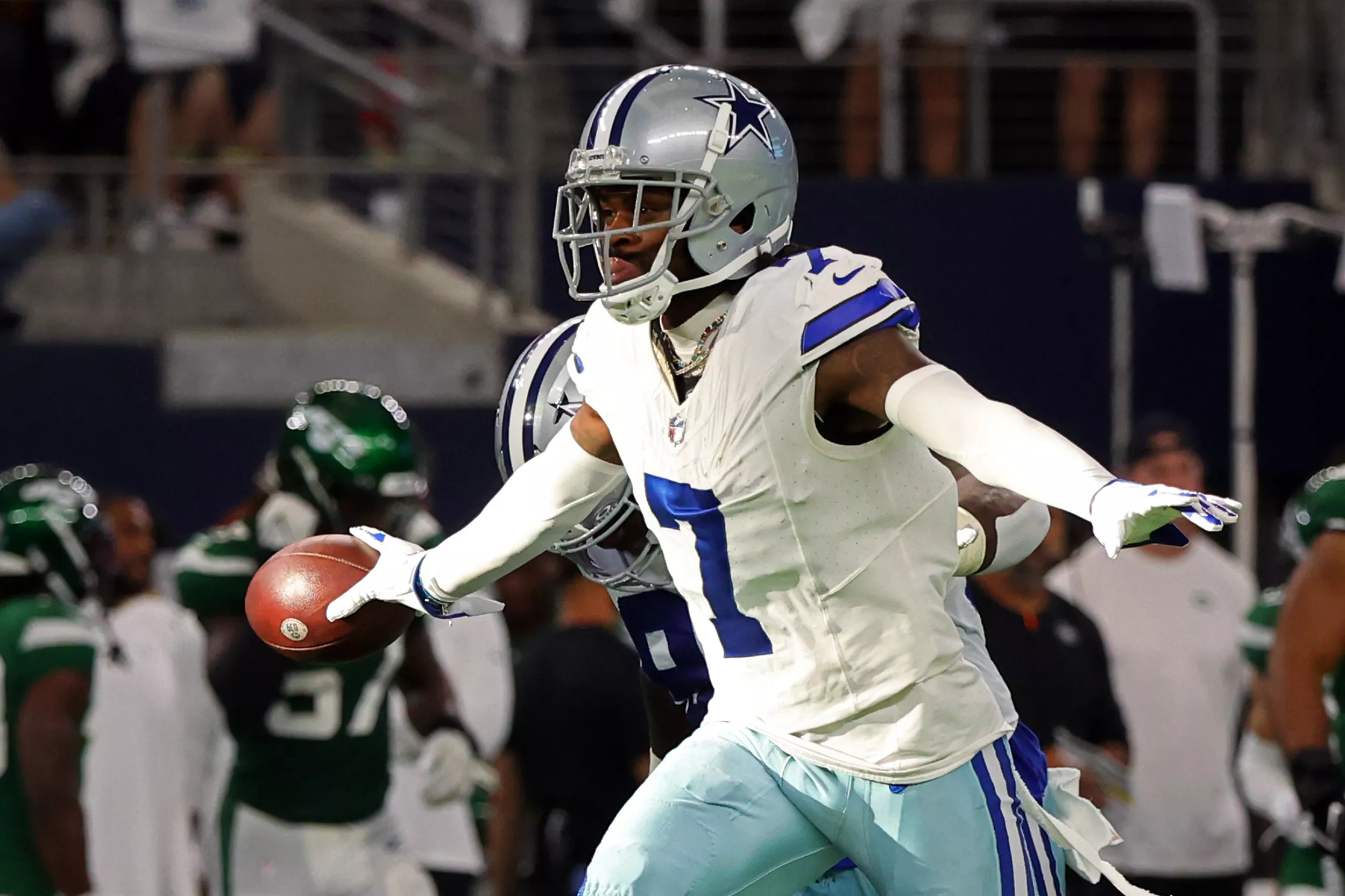 Dallas Cowboys Star CB Trevon Diggs Suffers Torn ACL: What We Know - Vimarsana News