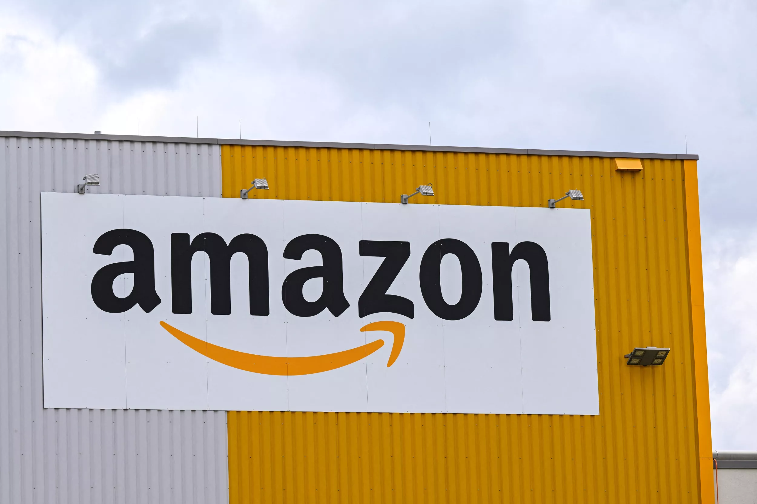 Will Amazon and Walmart Replace Our Hospitals? - Vimarsana News