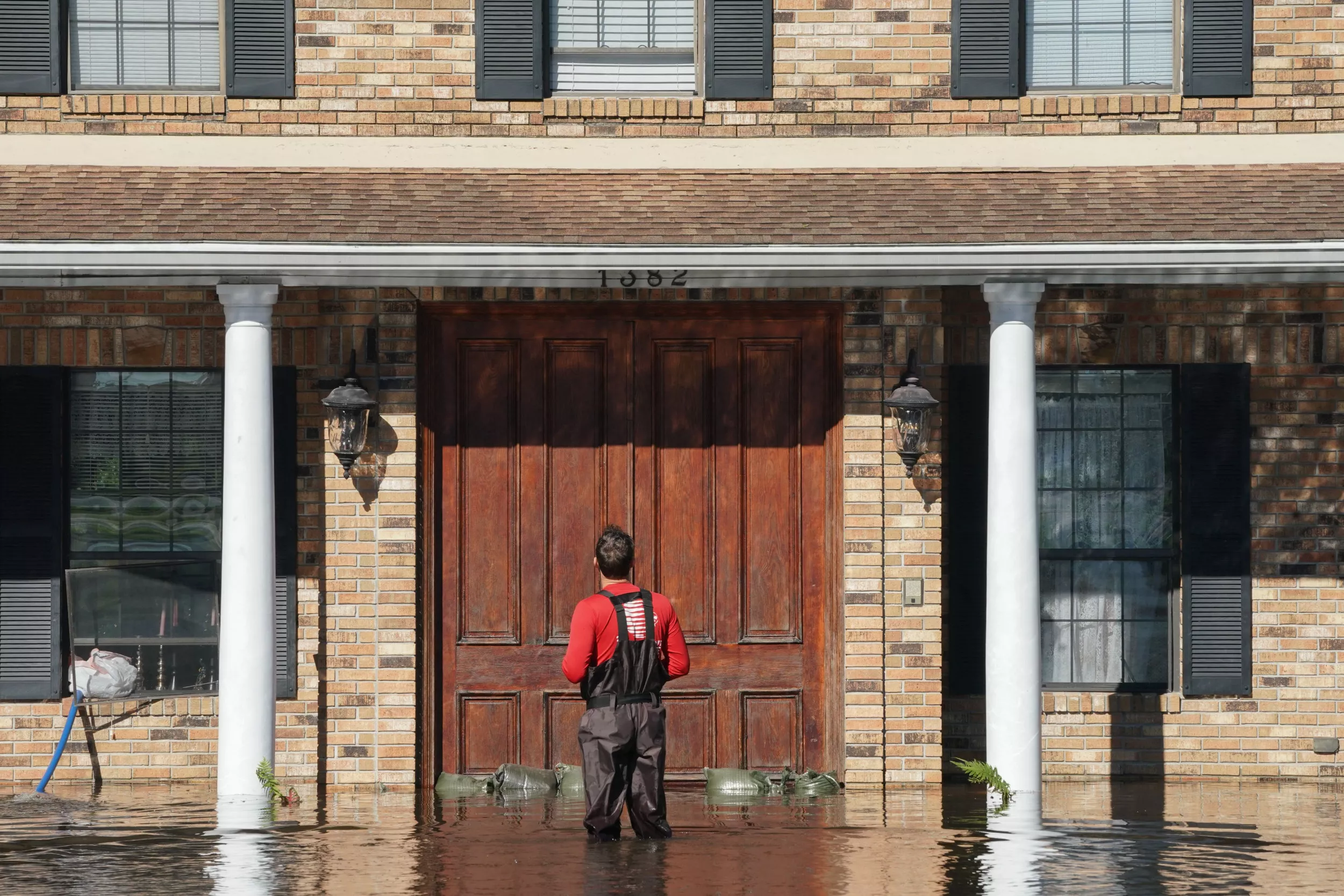 Housing Market Fears Rise For Two Most Overvalued Areas in US - Vimarsana News