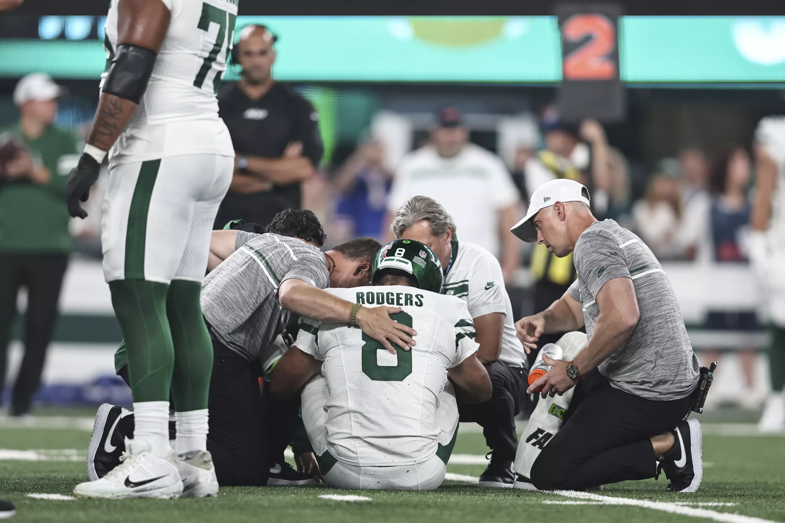 Aaron Rodgers Injury: What We Know About the Jets QB 2 Weeks Later - Vimarsana News