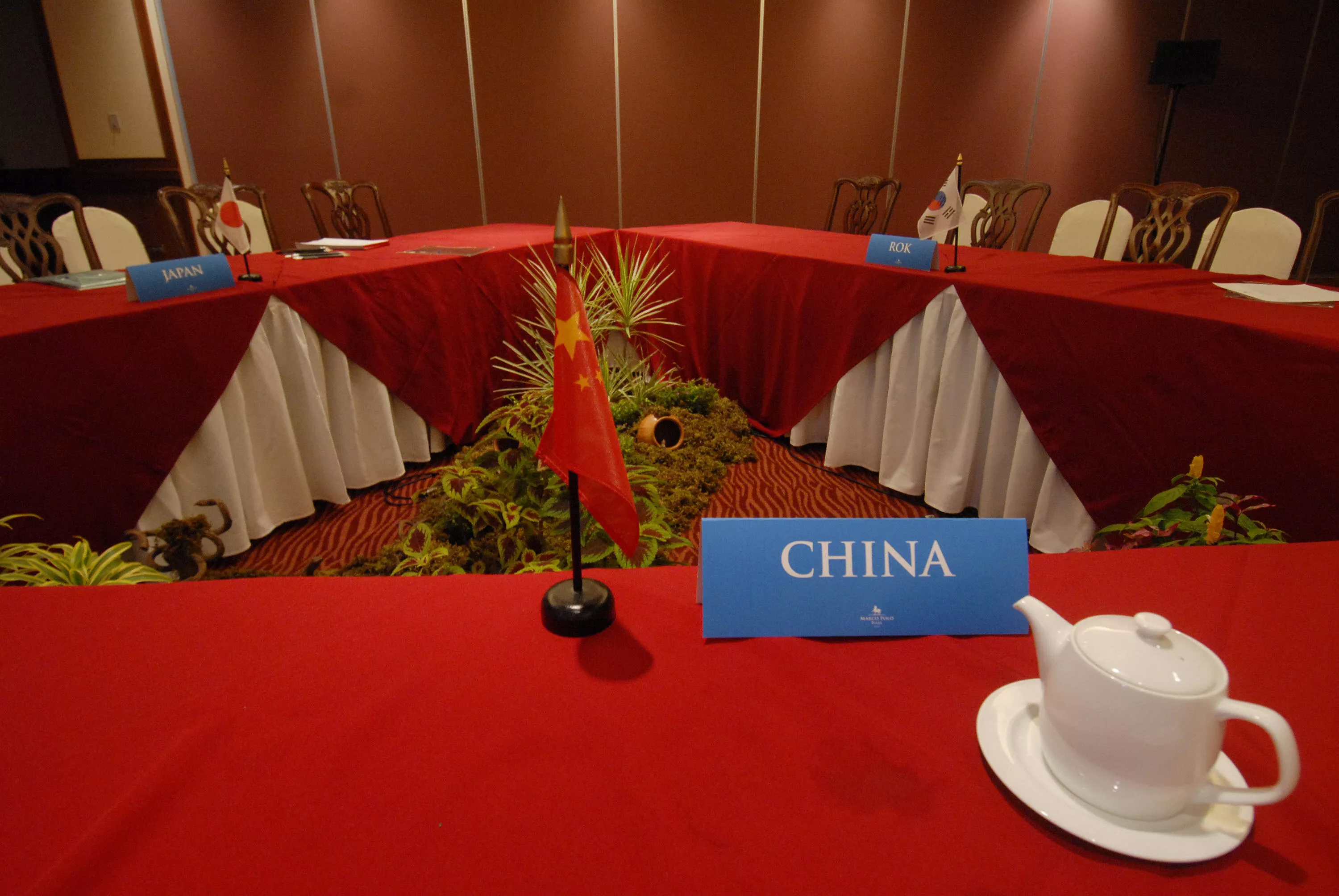 China Moves to Counter US by Winning Over Japan and South Korea - Vimarsana News