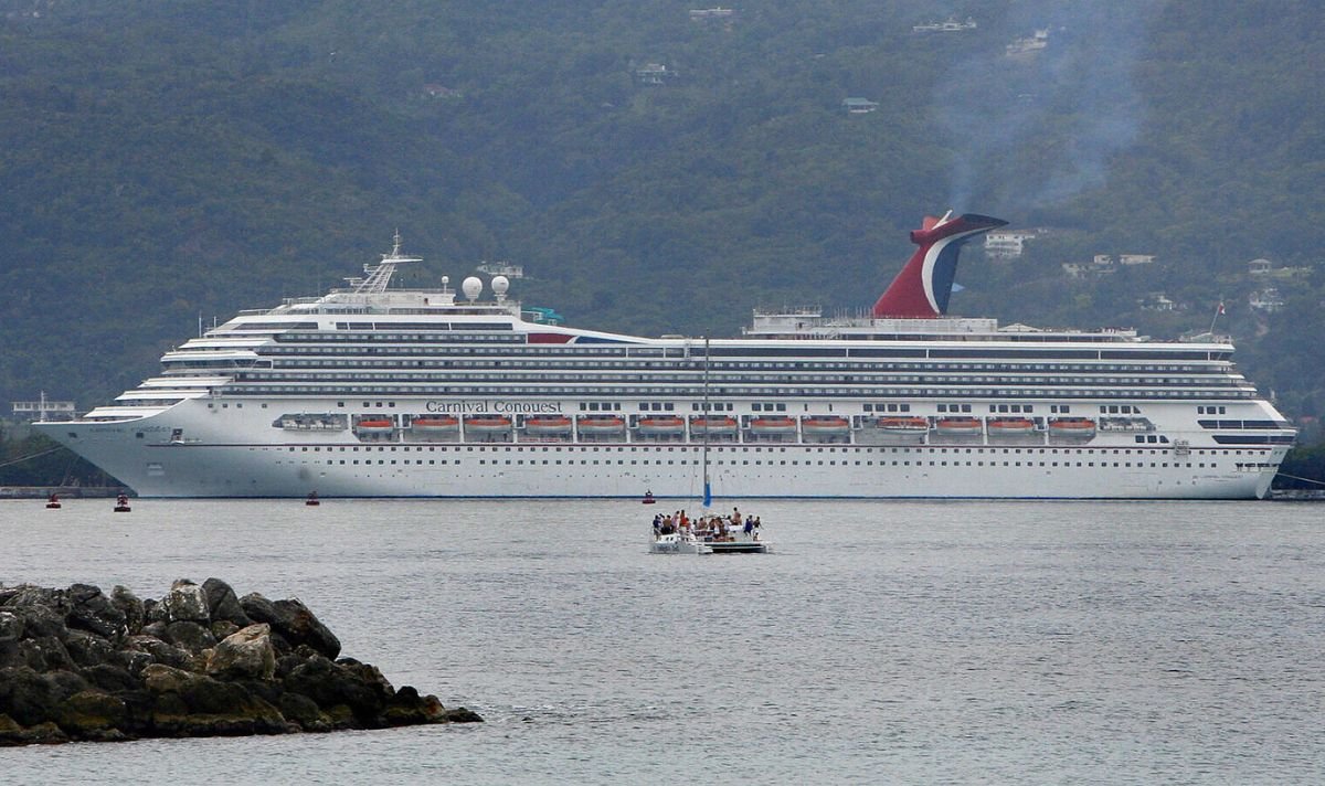 Carnival Conquest ship