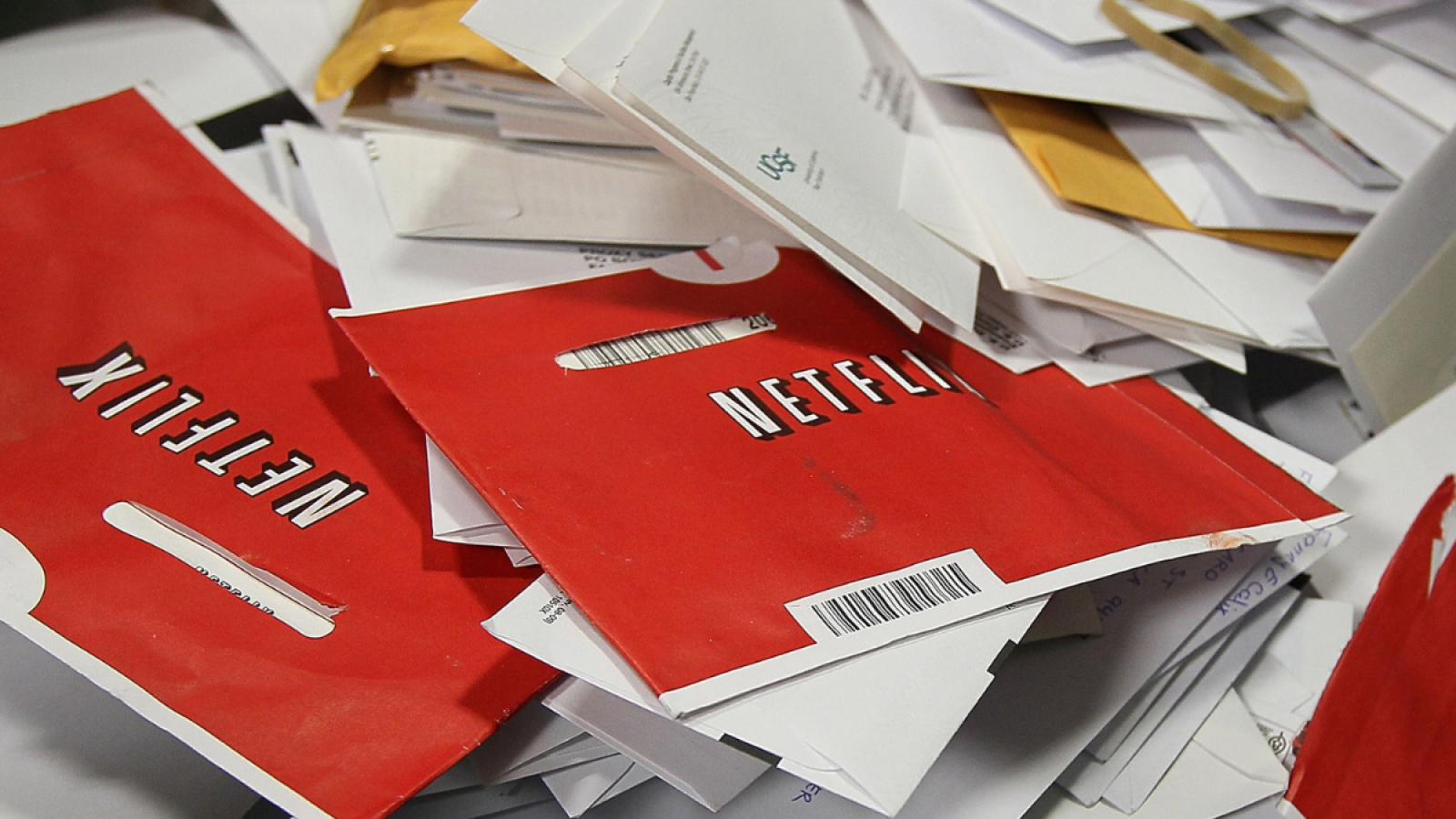 Netflix DVD Subscribers Mourn Loss of Service After 25 Years