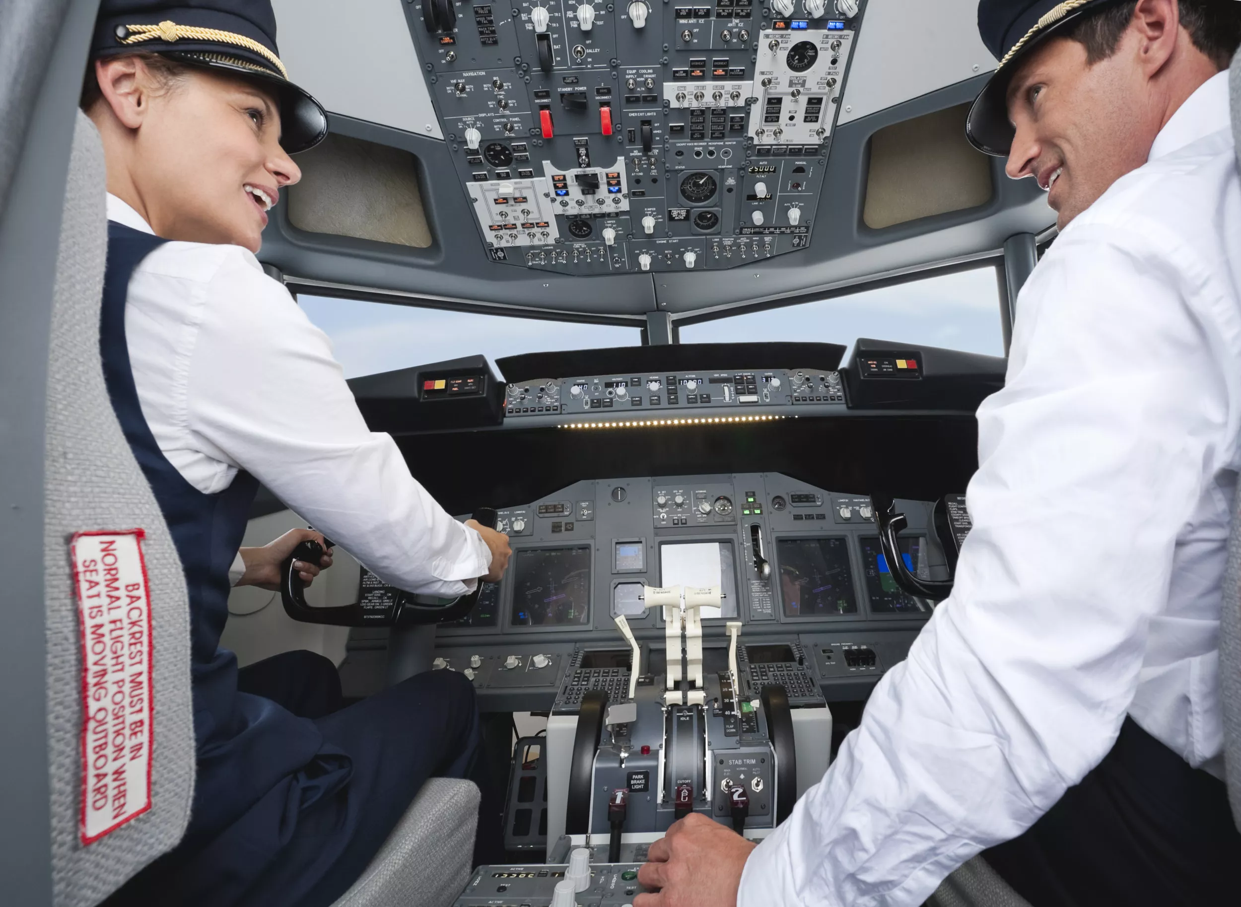 Pilot's Smooth Landing Amid 'Unpredictable' Winds Applauded - Vimarsana News