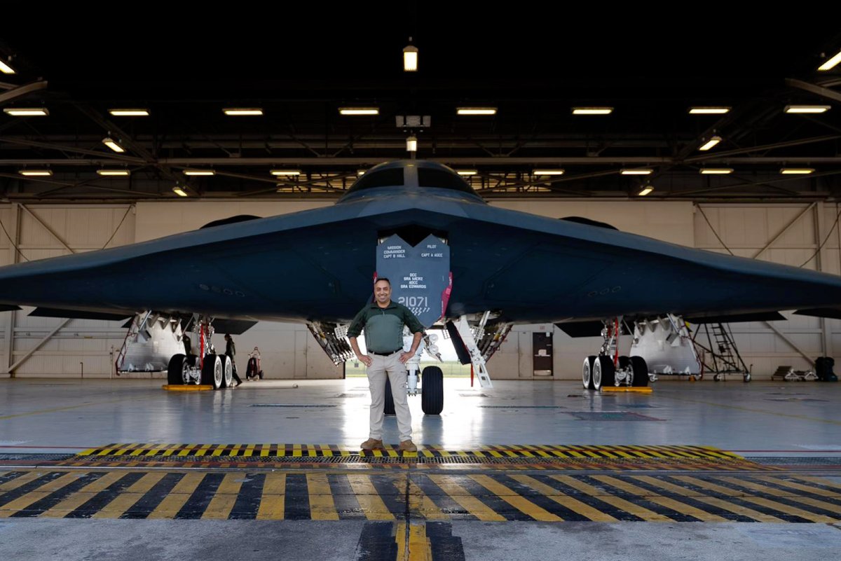 An Inside Look at the US Stealth Bomber That's Still A Mystery 30 Years On