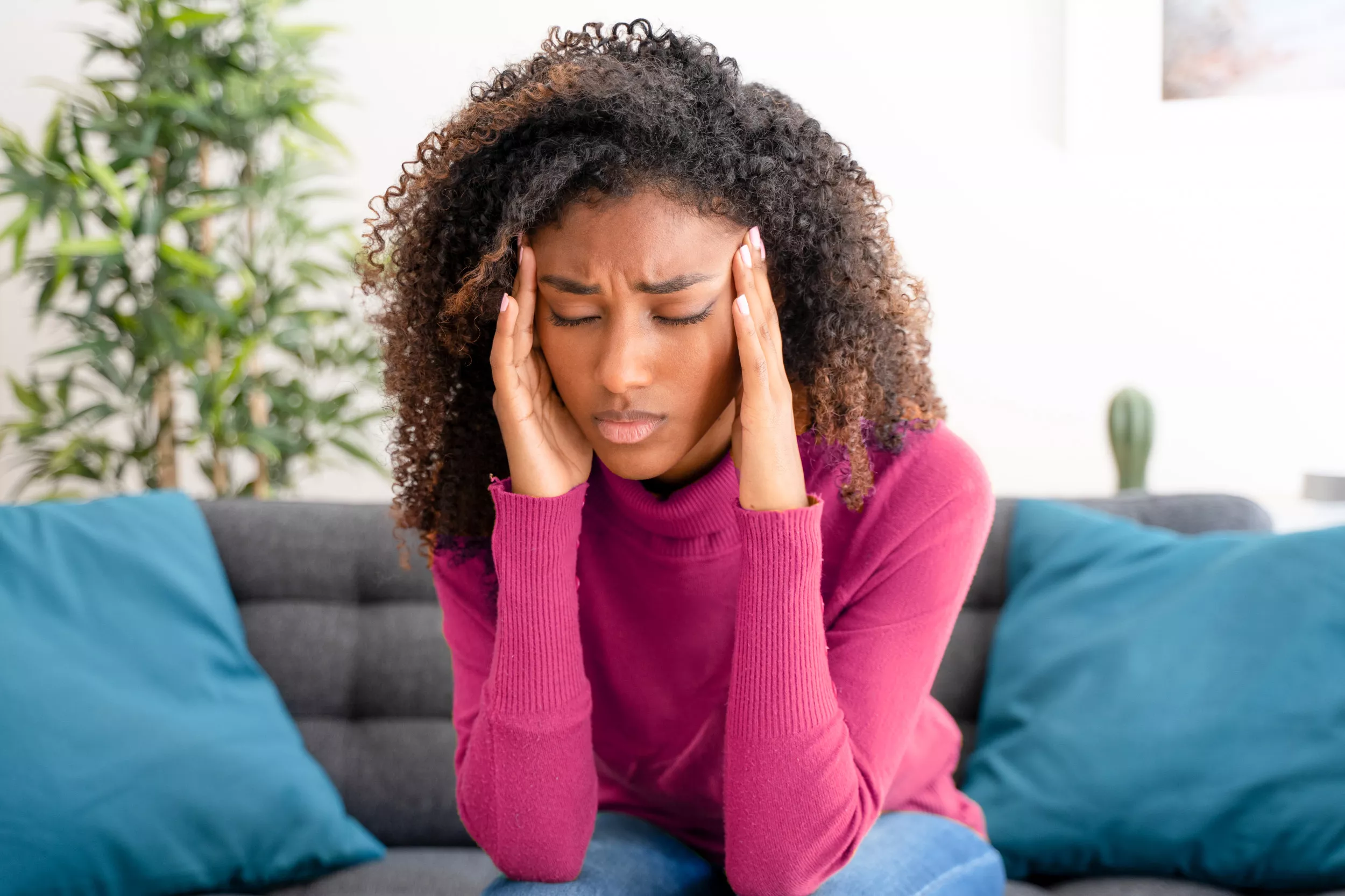 A Simple Hack for Migraine Relief Has Gone Viral—But Does It Really Work? - Vimarsana News