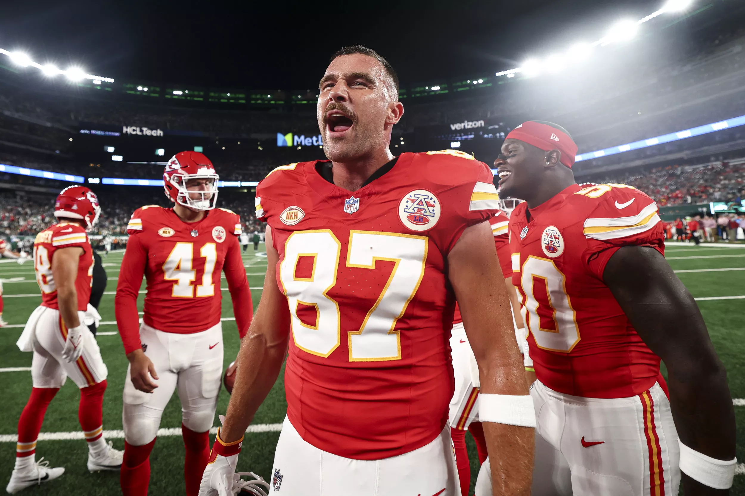 Travis Kelce Responds to 'Mr. Pfizer' Shot From Aaron Rodgers - Vimarsana News