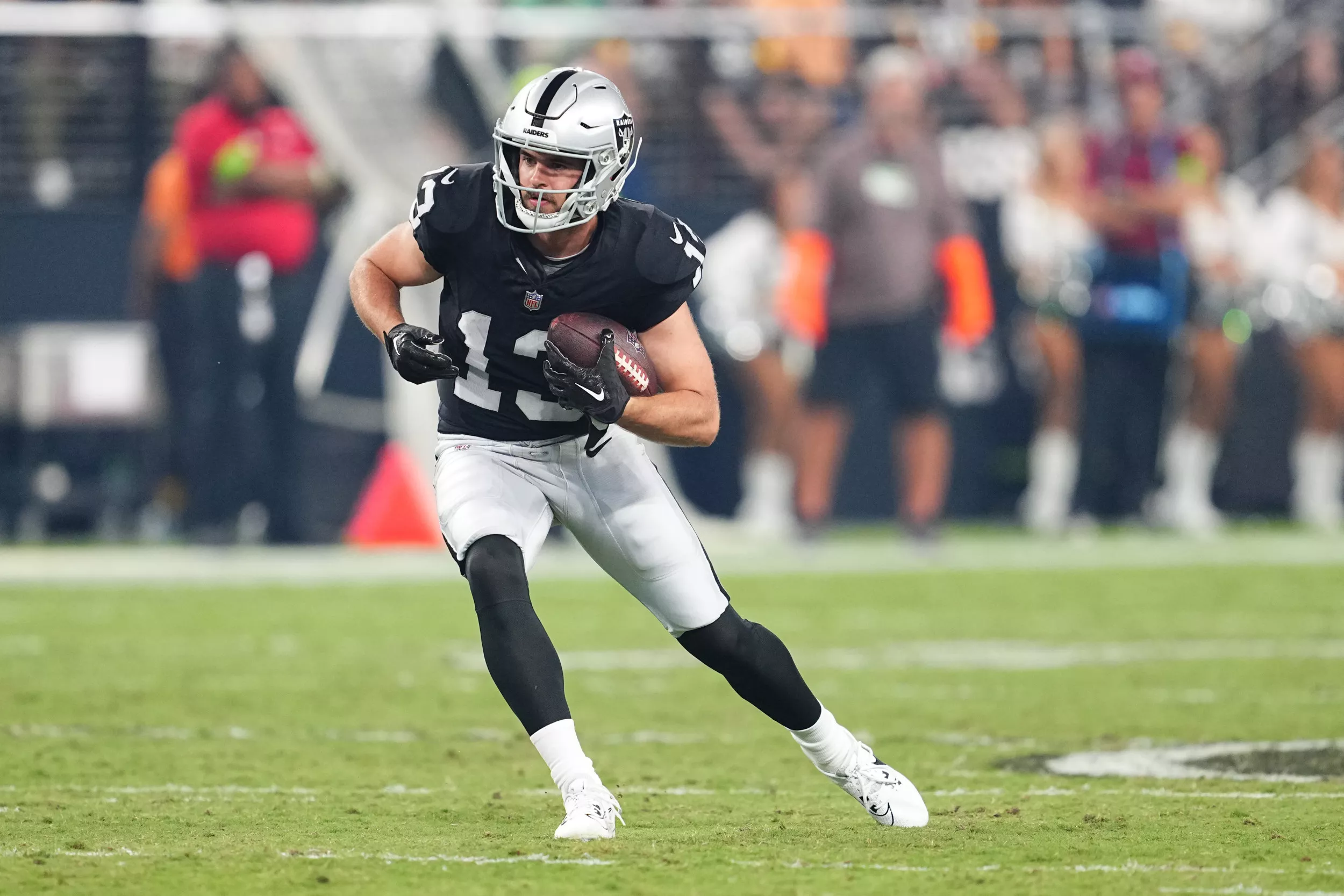 Hunter Renfrow Trade Rumors: The Raiders Are Only Hurting Themselves - Vimarsana News