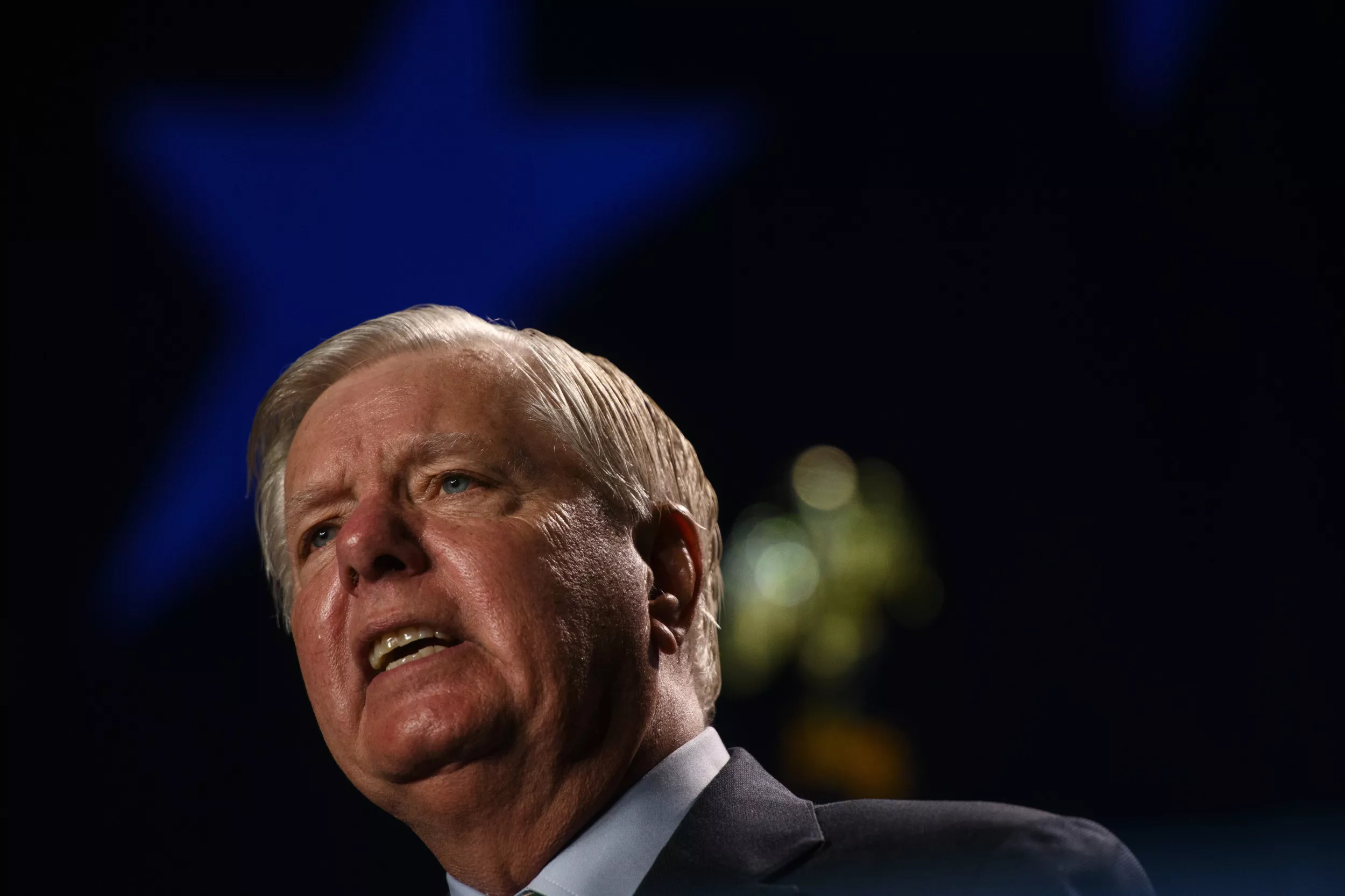 Lindsey Graham Threatens Iran With War in 'Ayatollah's Backyard' Over Hamas - Vimarsana News