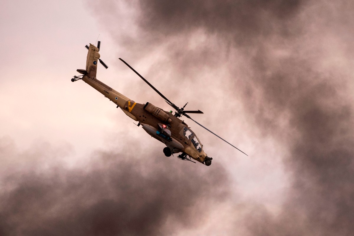 Israeli Apache Helicopter Hits Hamas With Chain Gun, Hellfire Missile—Video