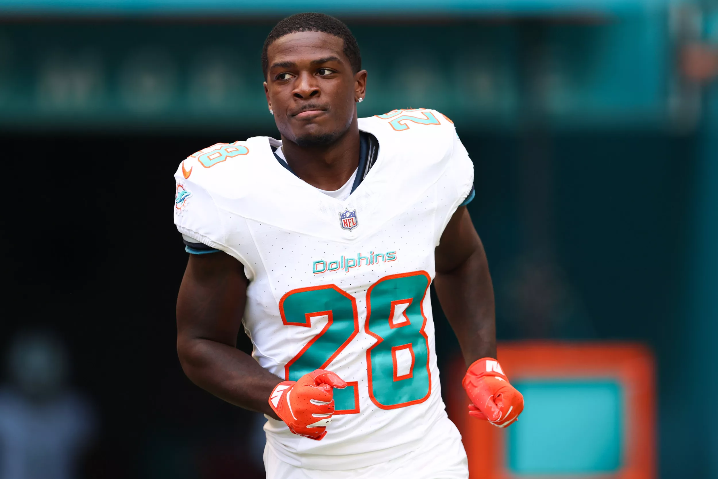 What We Know About Dolphins Running Back De'Von Achane's Injury - Vimarsana News