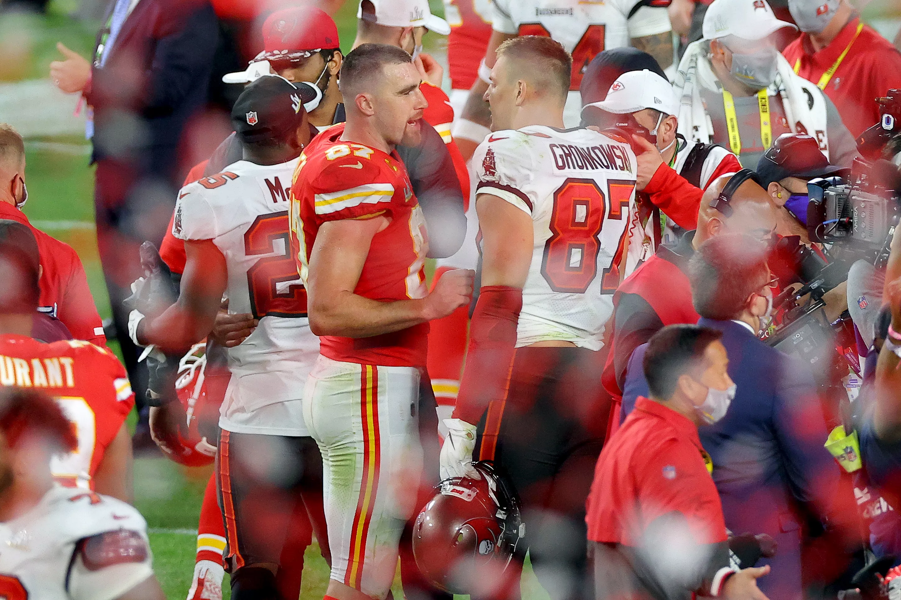 Travis Kelce More Vital to Chiefs Than Patrick Mahomes, Rob Gronkowski Says - Vimarsana News