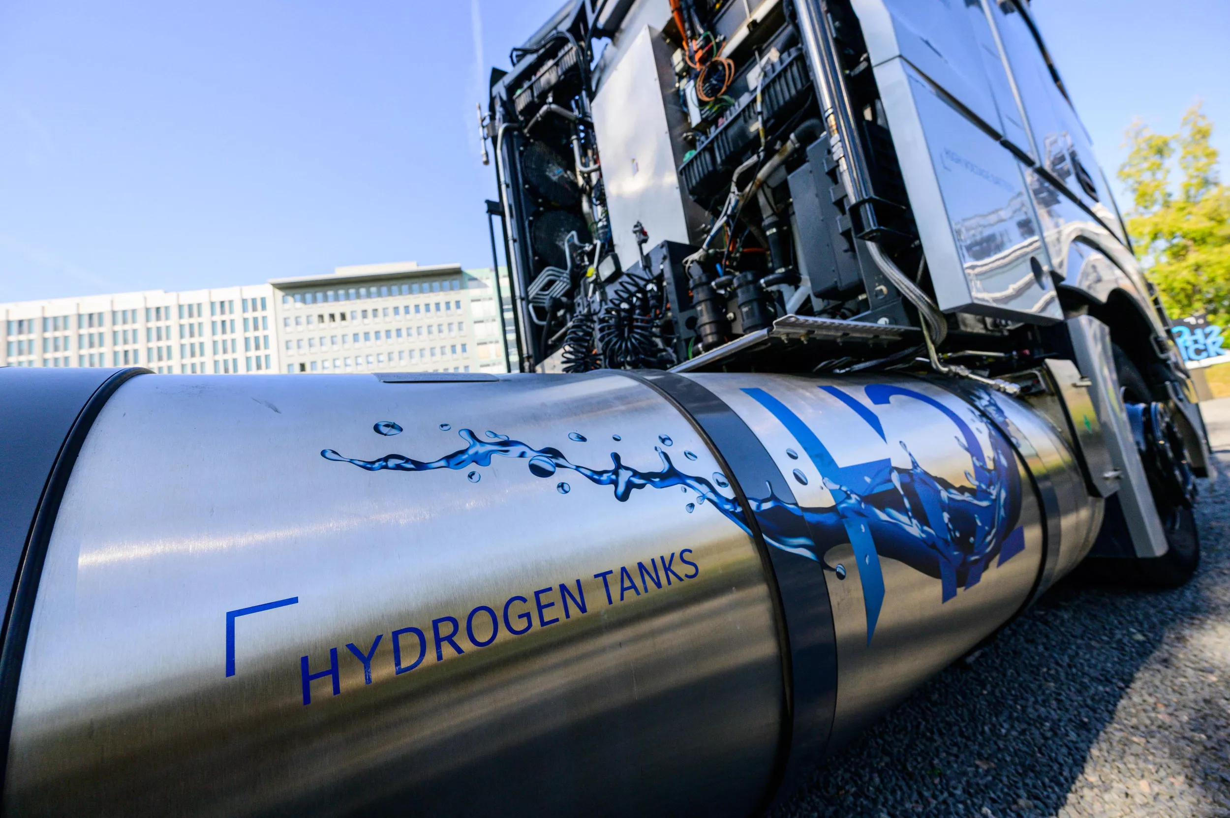 Joe Biden Announces 'Clean' Hydrogen Hubs, but Just How Clean Will They Be? - Vimarsana News