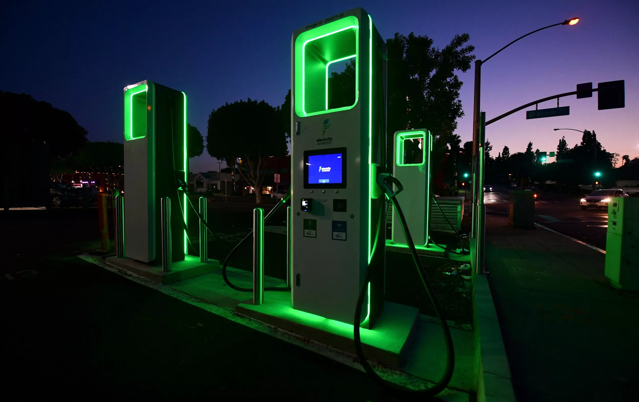 Automakers Force Electric Vehicle Charging Standards By Declaring a Winner - Vimarsana News