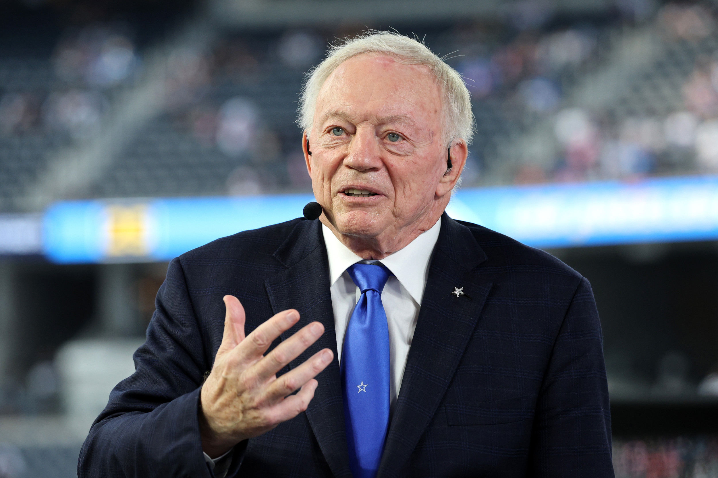 Jerry Jones Bemoans the Cowboys' High Expectations, But He Helped Set Them  - Newsweek