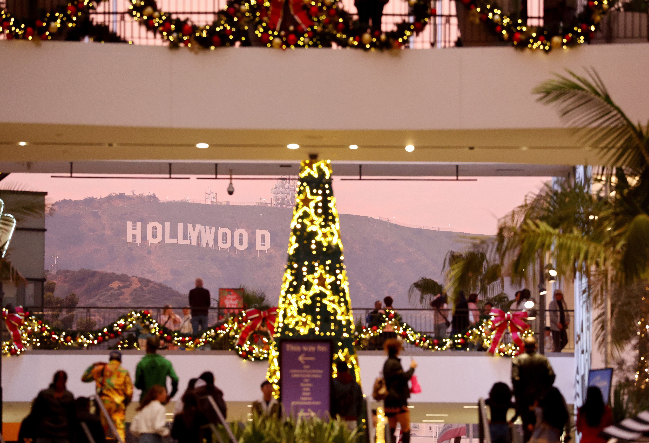 Holiday Shoppers Budget Their Way Around Higher Prices Holiday Shoppers Budget Their Way Around Higher Prices