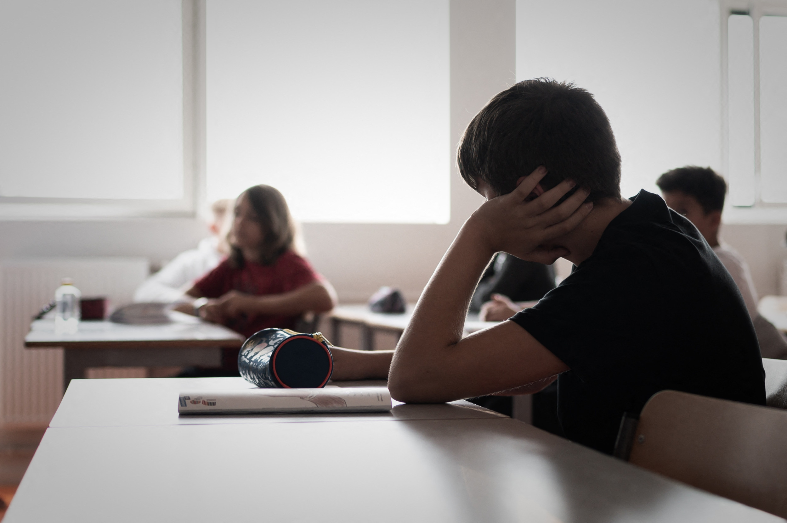 Depression Among Tween Girls Deepens as Social Media Use Spikes: Survey