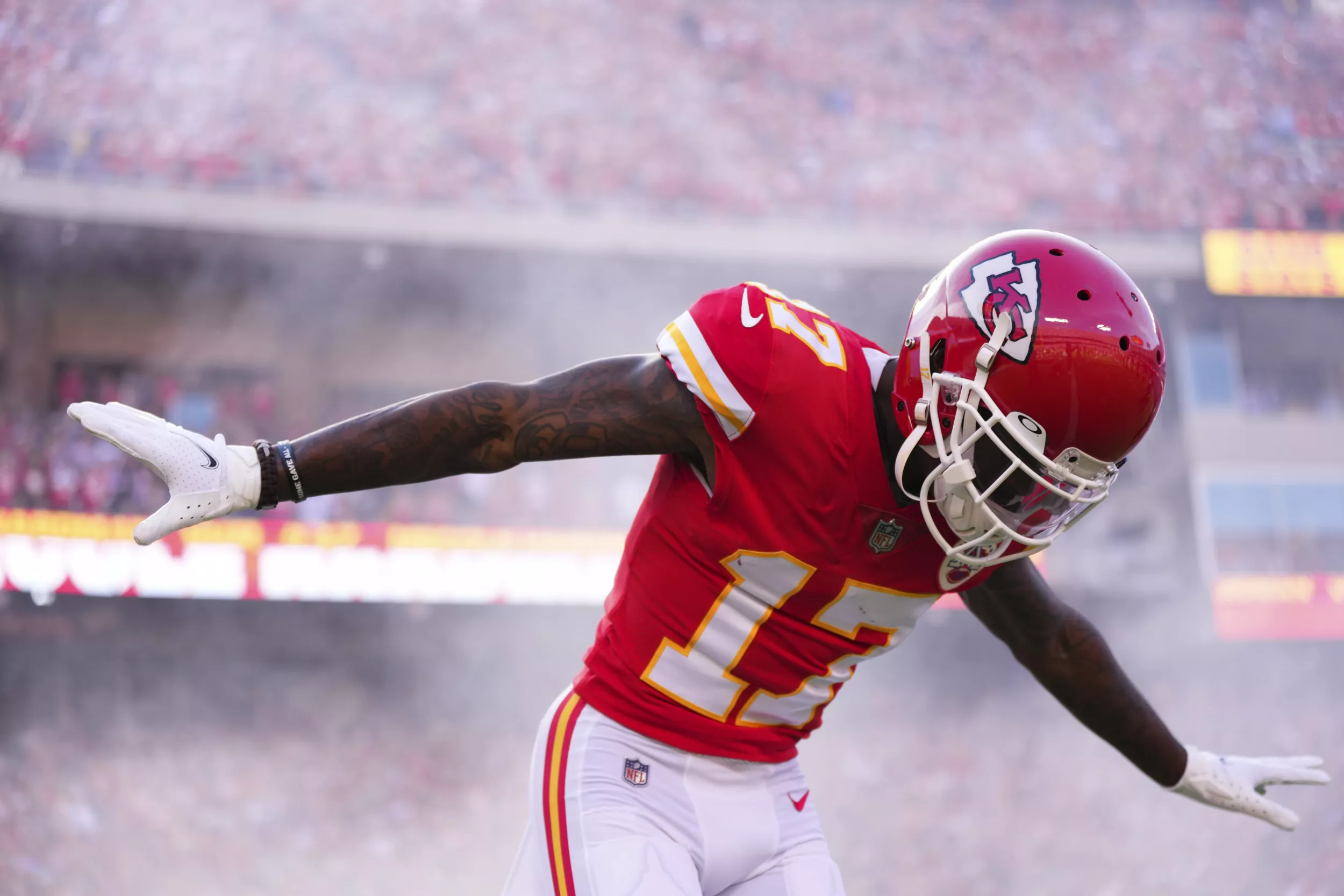 Mecole Hardman Trade: Pros and Cons of the Chiefs' Choice to Run It Back - Vimarsana News
