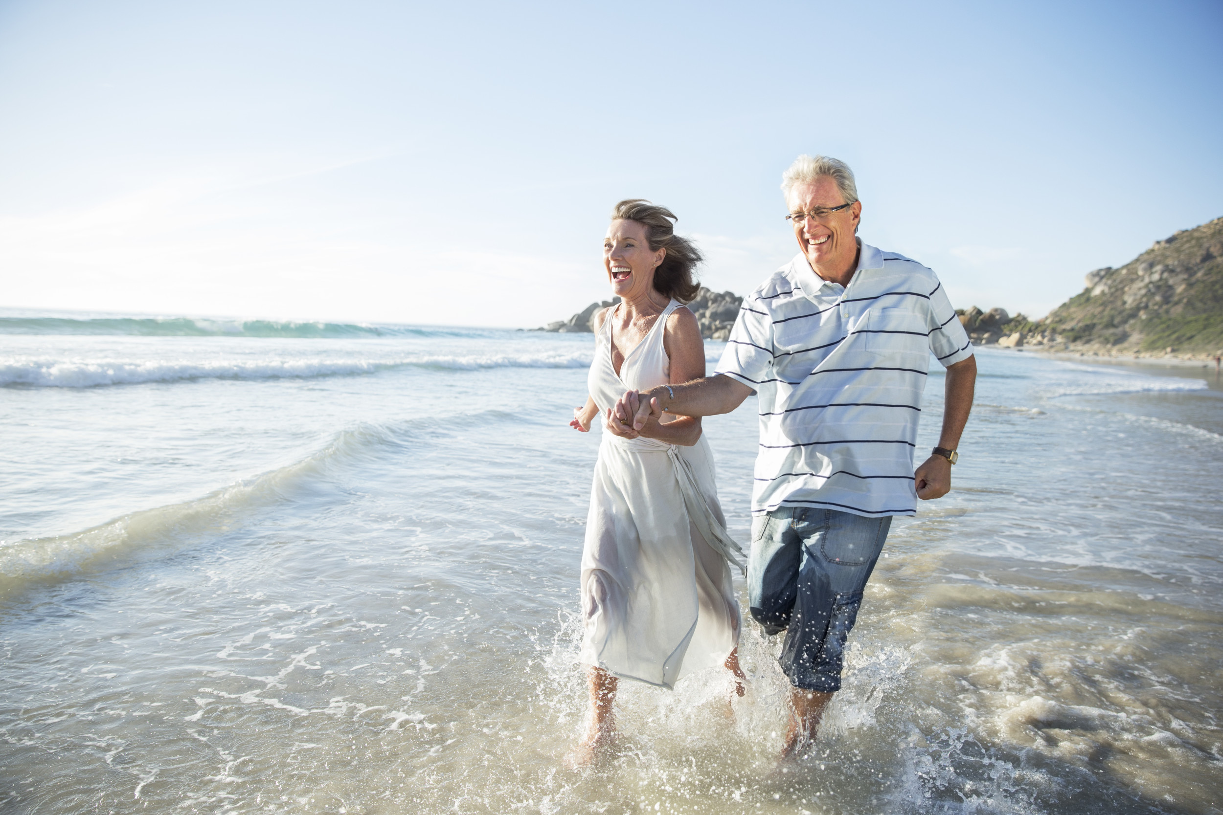 Dad Abandoning Daughter on Vacation for Romantic Break With Wife Praised Dad Abandoning Daughter on Vacation for Romantic Break With Wife Praised