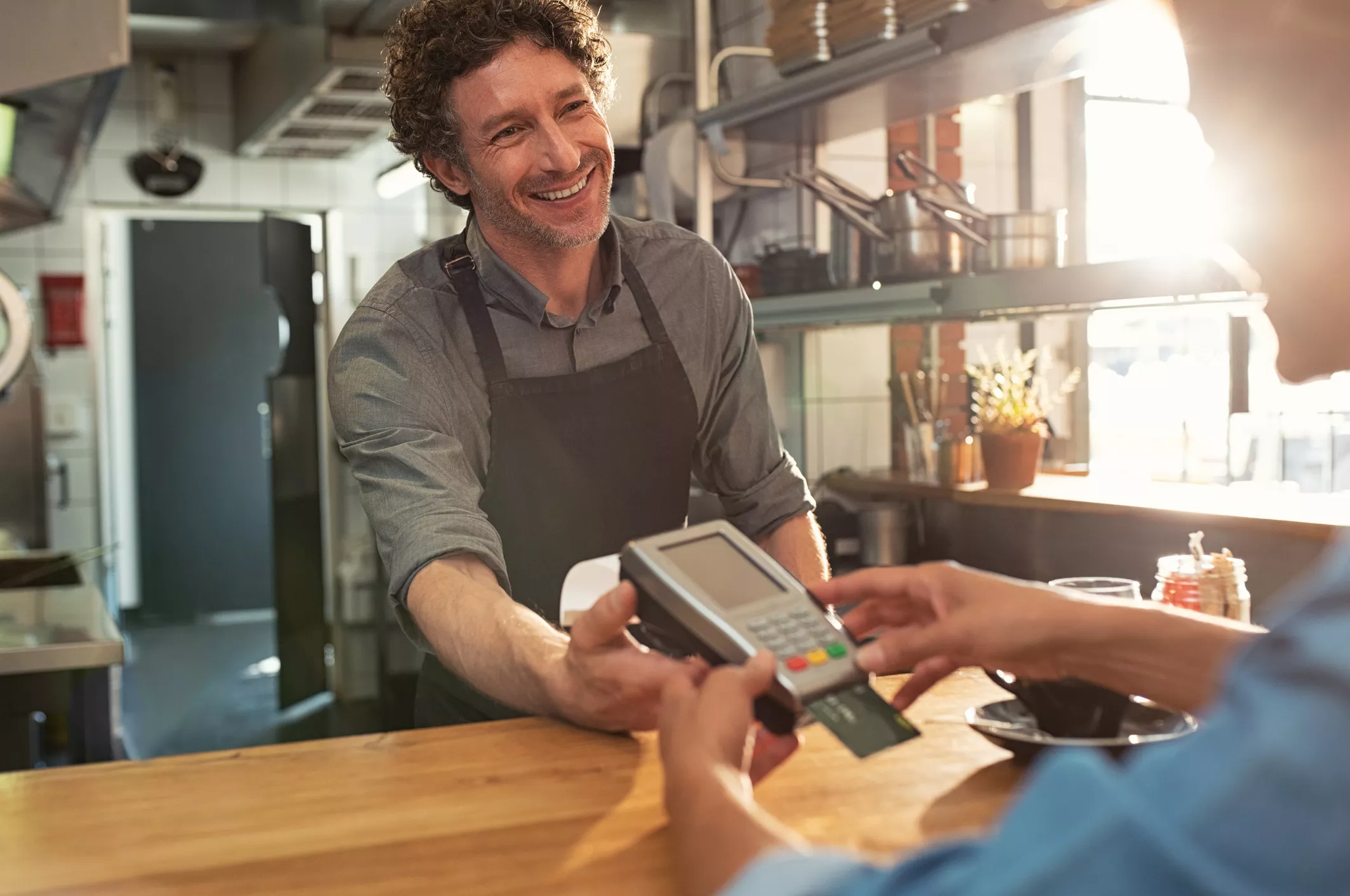 Gen Z Has the Worst Tipping Habits, According to Survey - Vimarsana News