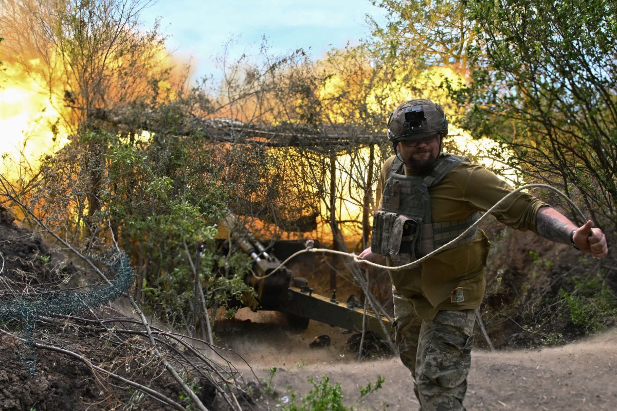 A Ukrainian artilleryman