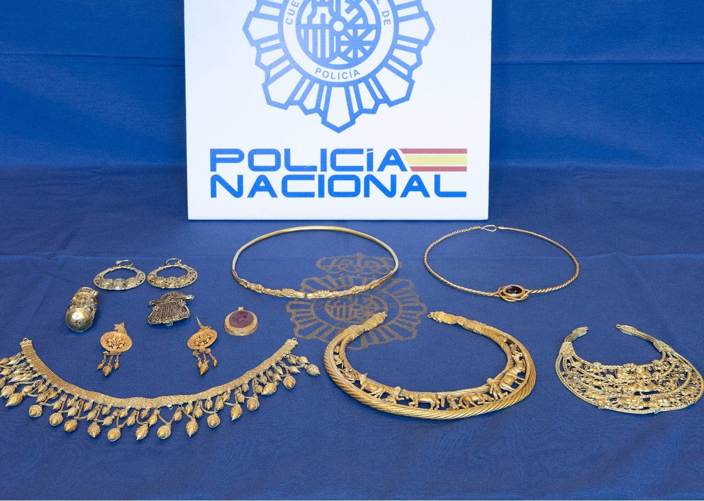 Ukraine's Lost Ancient Gold Jewelry Mystery Solved Police Newsweek