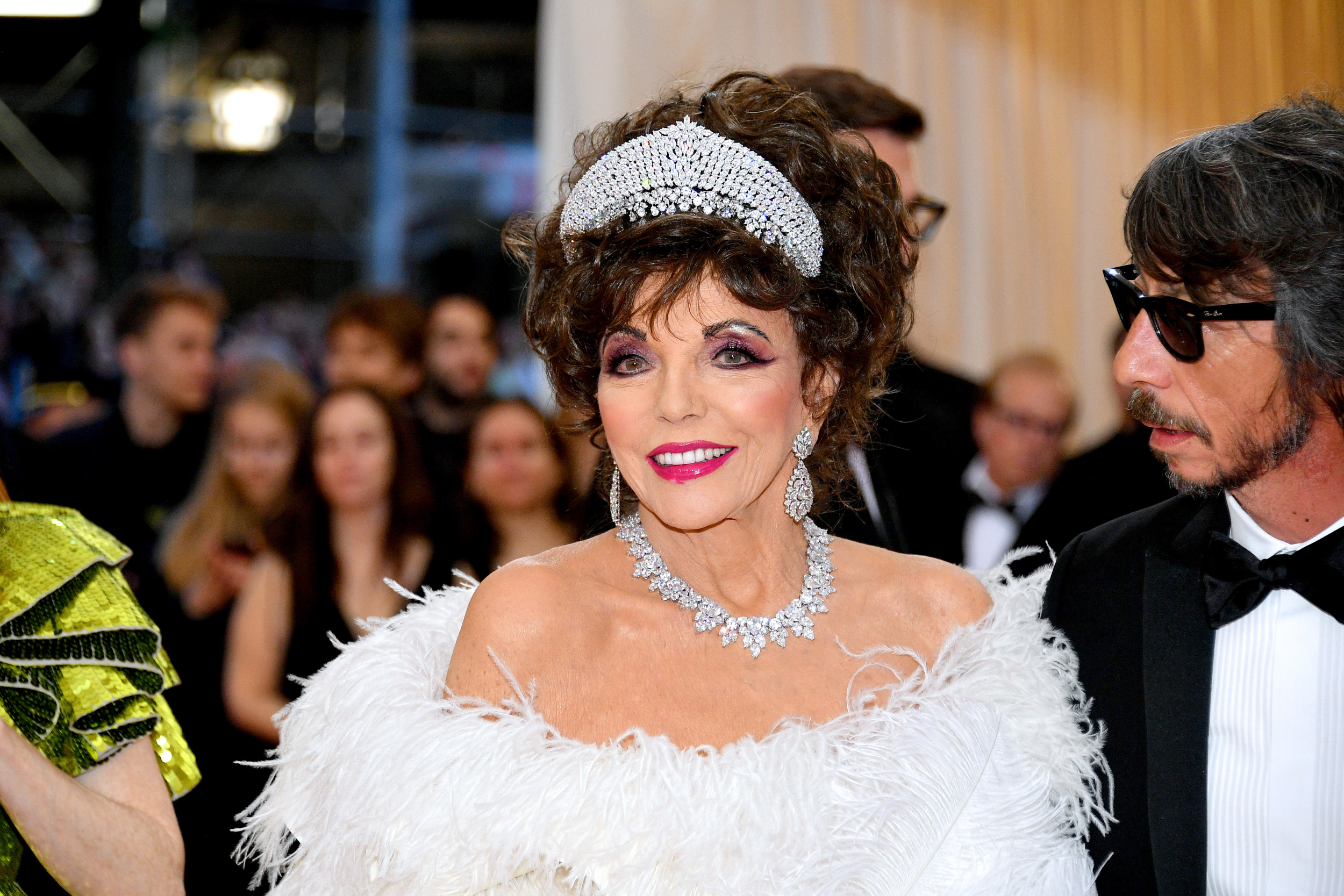 Behind the Shoulder Pads, Book by Joan Collins