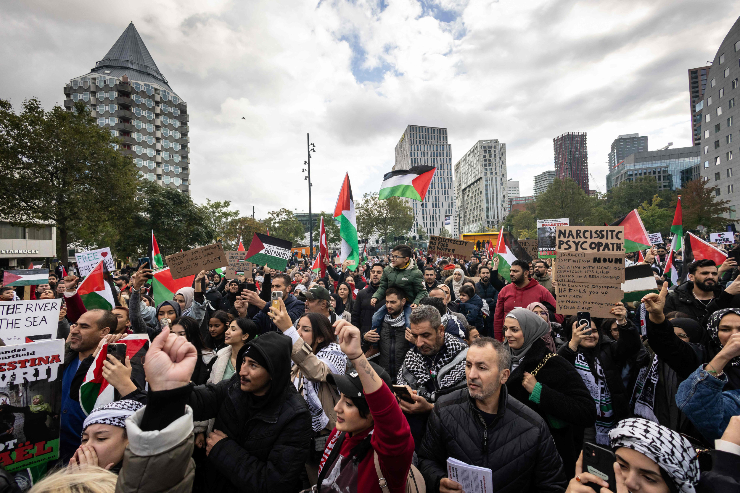 College Students Offered Extra Credit To Attend Pro-Palestine Rally ...