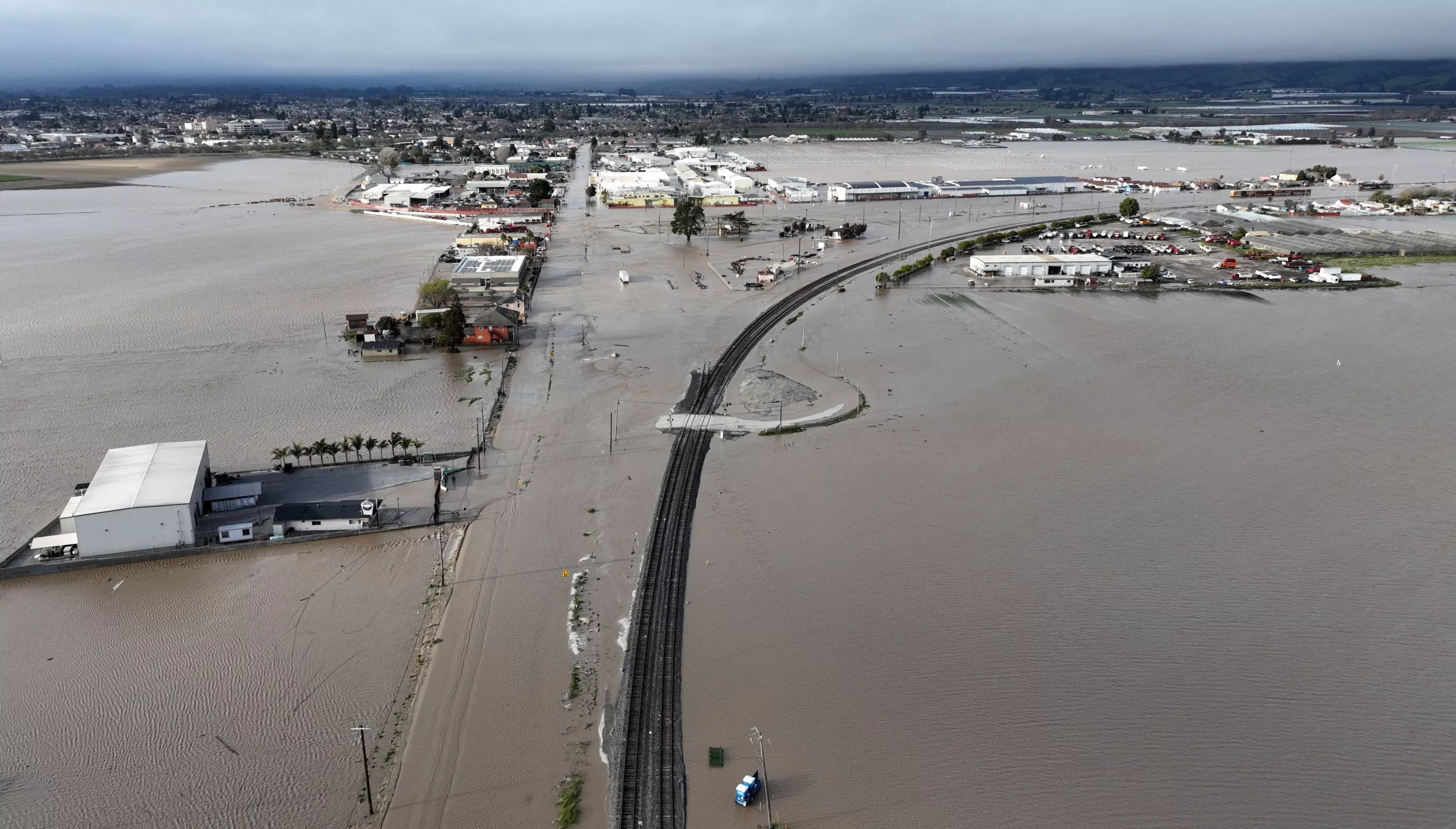 Fears of Sewage-Infested Waters Spread As California Town Pleas For Help - Vimarsana News