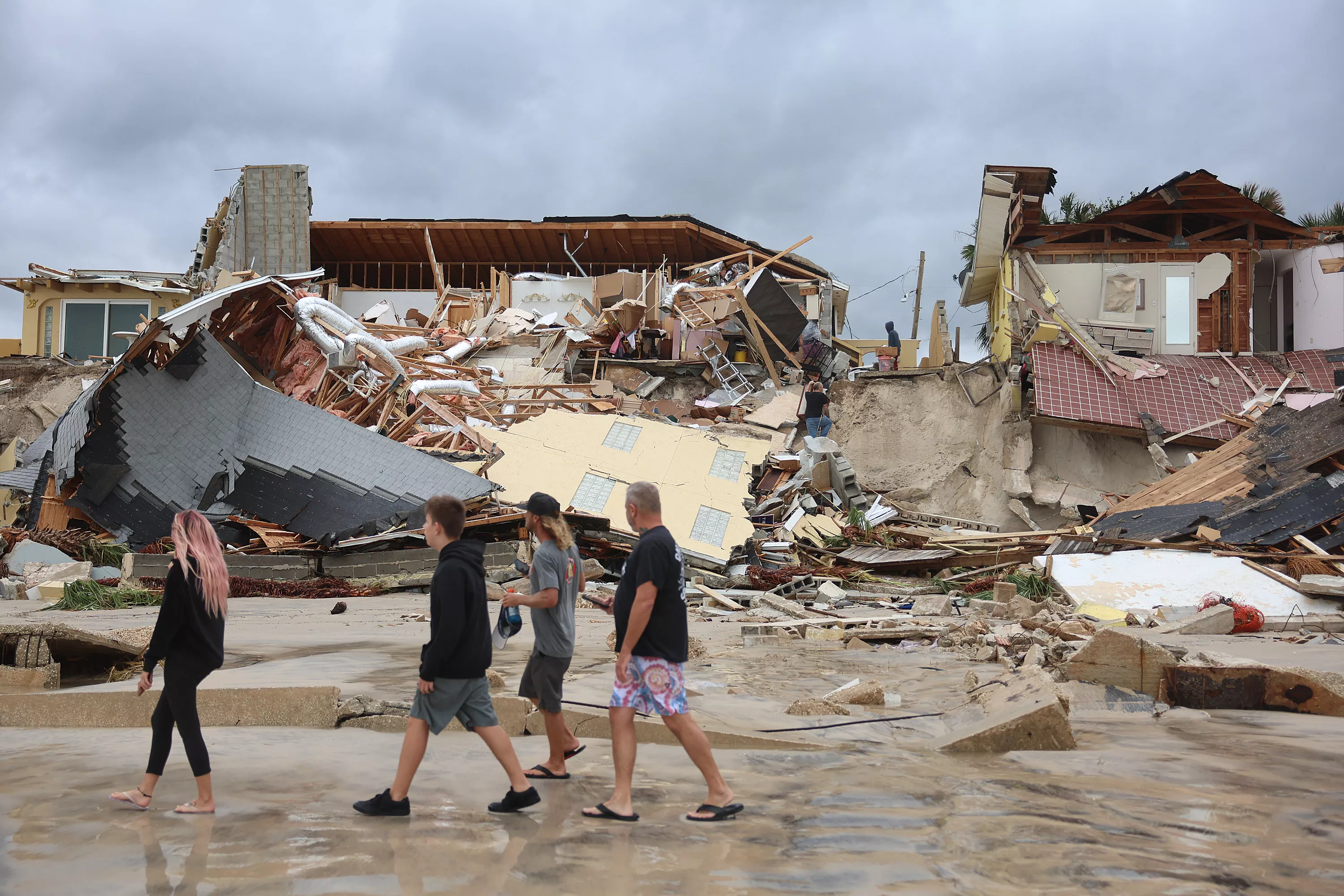 Florida Faces Exodus as Insurance Costs Cause Residents to Leave State - Vimarsana News