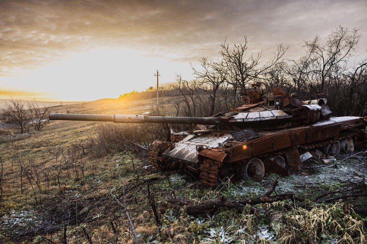 A destroyed Russian T-72 tank