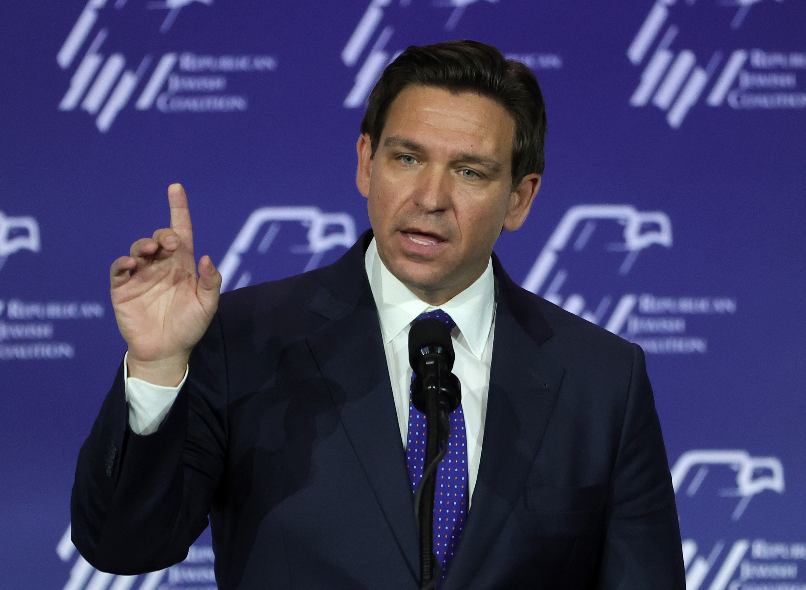 Ron DeSantis Flustered As He's Confronted On Florida's Gun Deaths ...