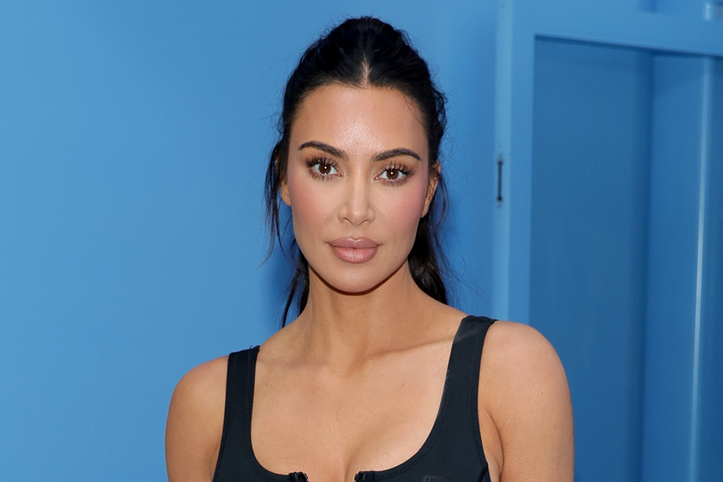 Kim Kardashian reports that the “SKIMS” website has crashed