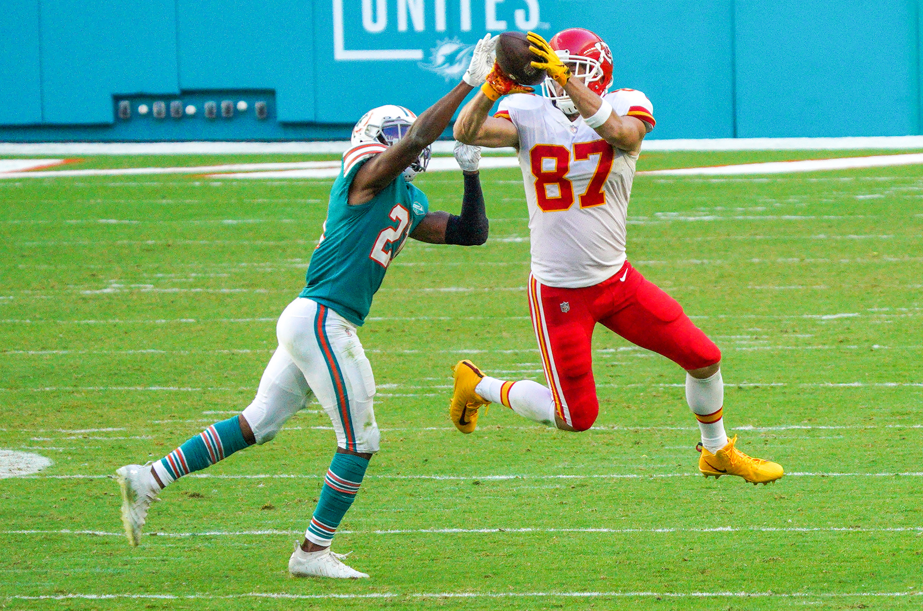 Dolphins Chiefs Football, National Sports