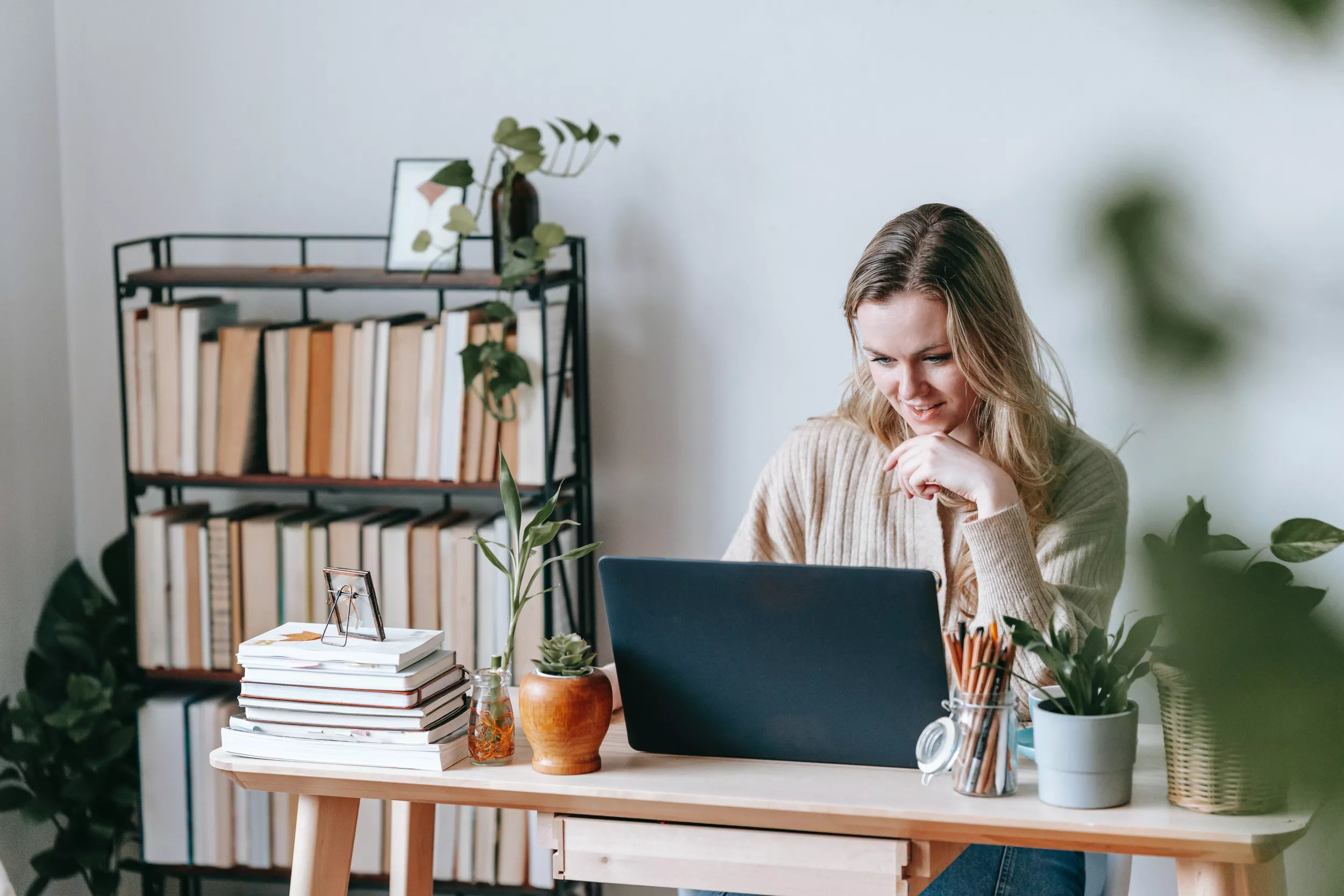12 Ways Virtual Assistants Can Increase a Leader's Productivity - Vimarsana News