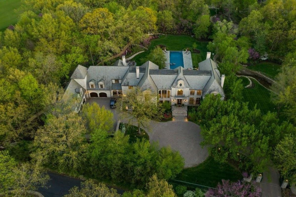 Photographs Of Travis Kelce And Taylor Swift’s Beautiful Mansion In ...