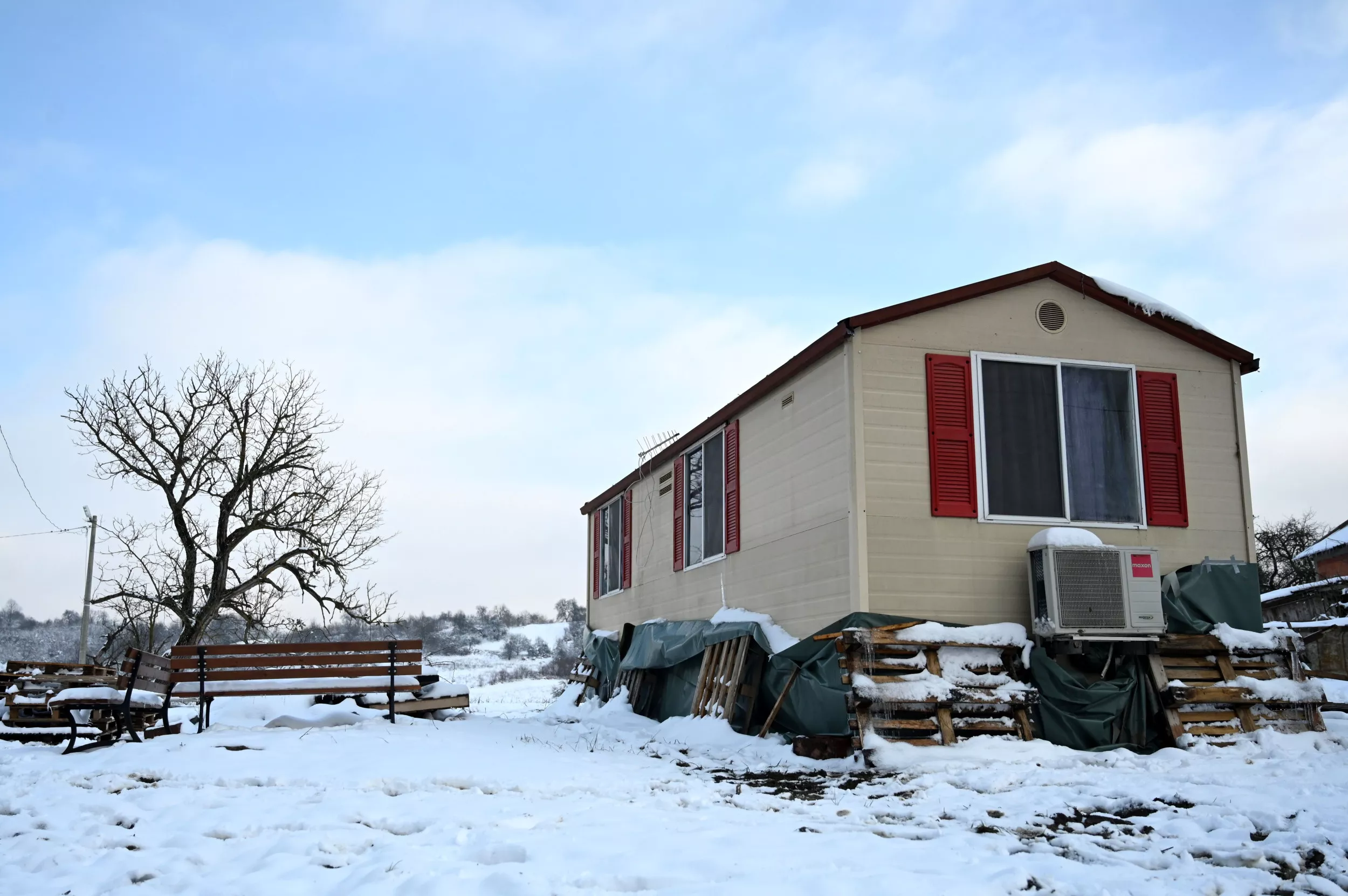 Woman Reveals How Trailer Park Home Lets Her Shop, Travel Where She Wants - Vimarsana News