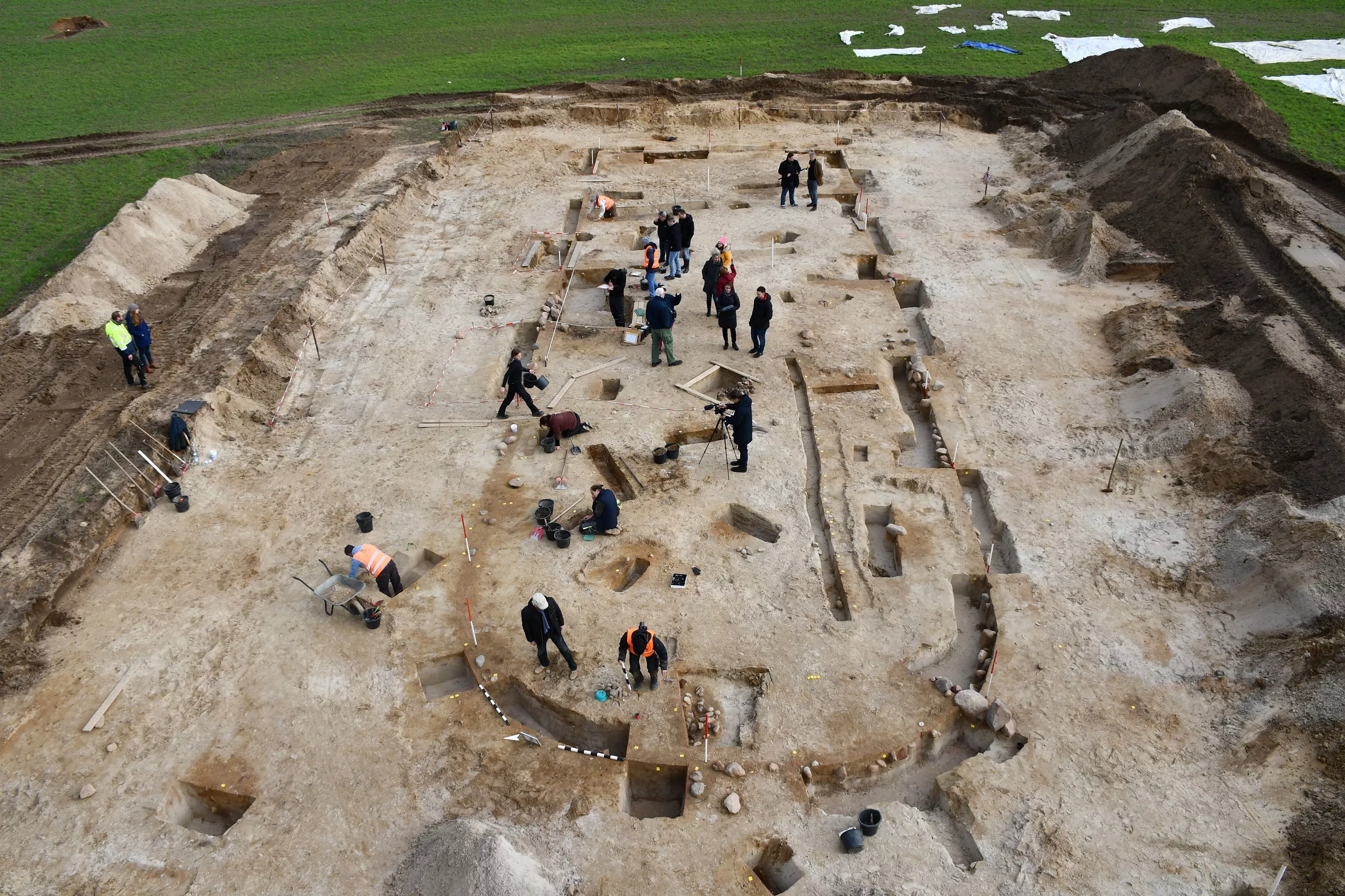Archaeologists Unearth Giant Hall of Ancient King Famed for Gold Coffin - Vimarsana News