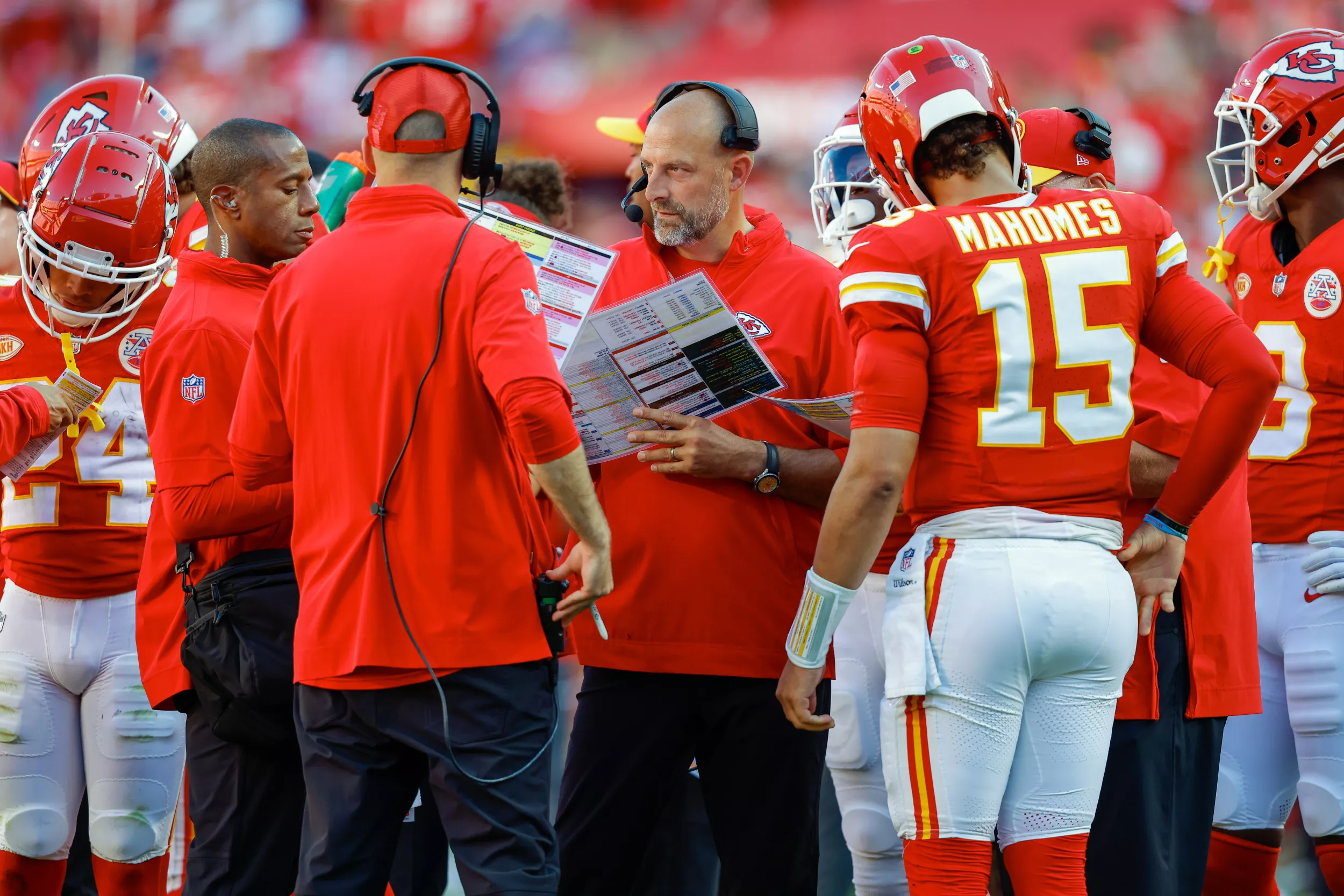 Kelce, Mahomes and Who Else?: The KC Chiefs Offense Midseason Report Card - Vimarsana News