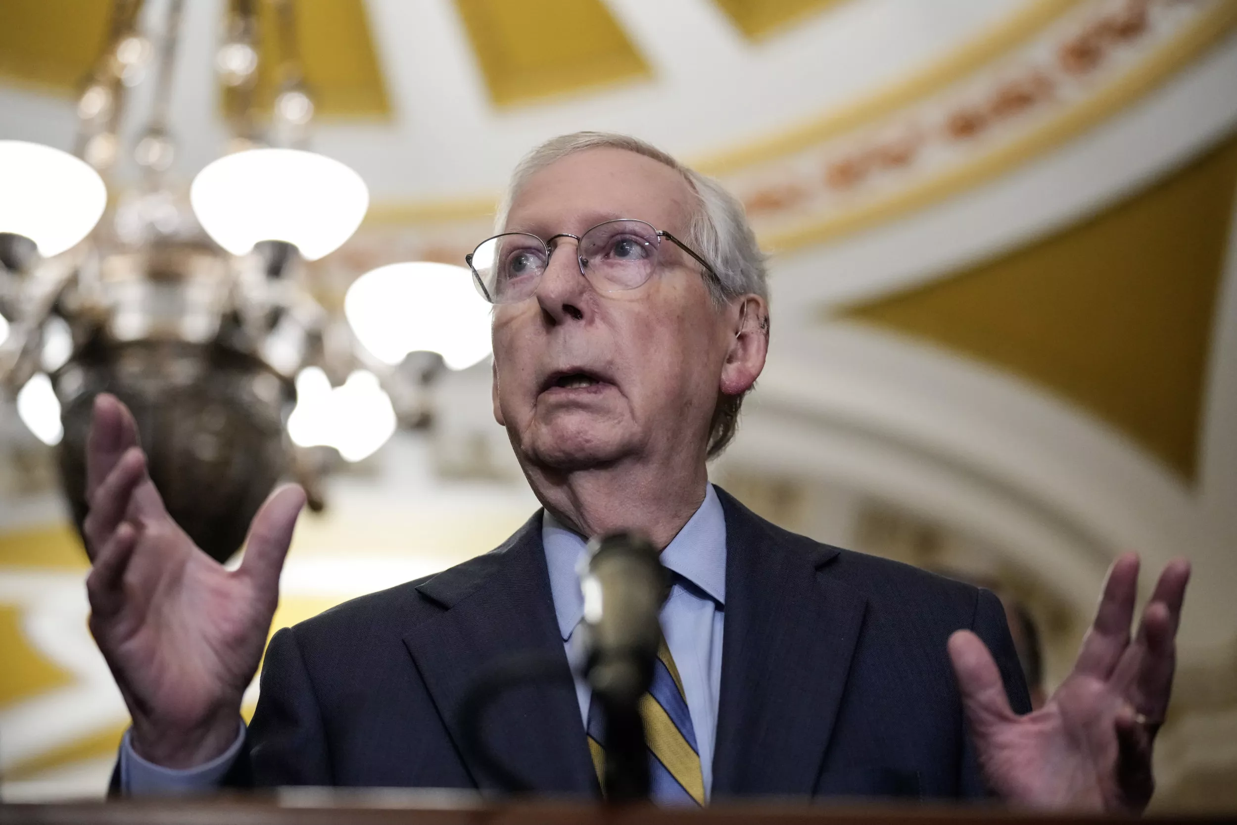 Mitch McConnell: GOP's Ukraine Views Would Make Reagan 'Turn Over' in Grave - Vimarsana News