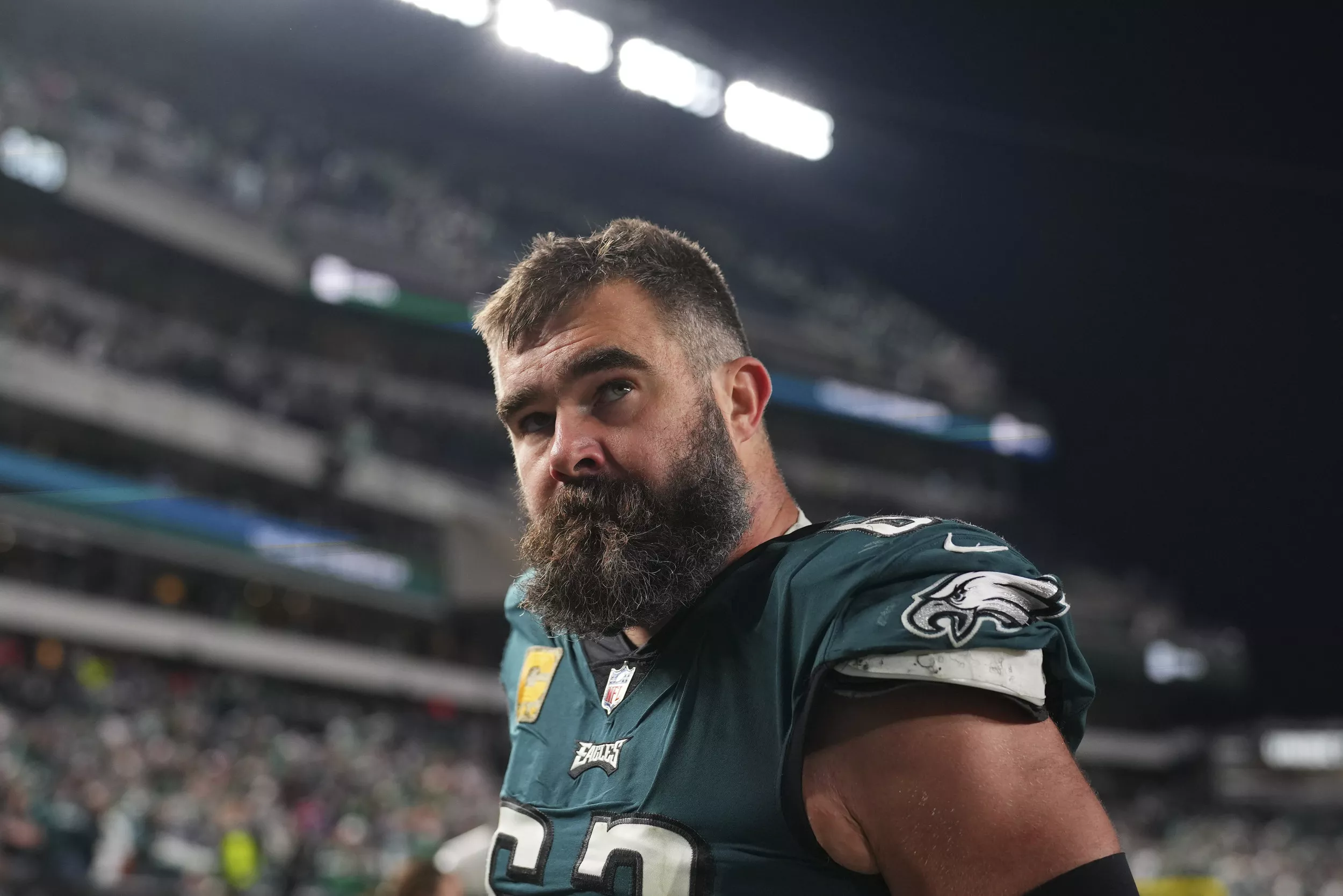 Jason Kelce Came Into Her Hot Dog Restaurant and 'Tried To Roast the Queen' - Vimarsana News